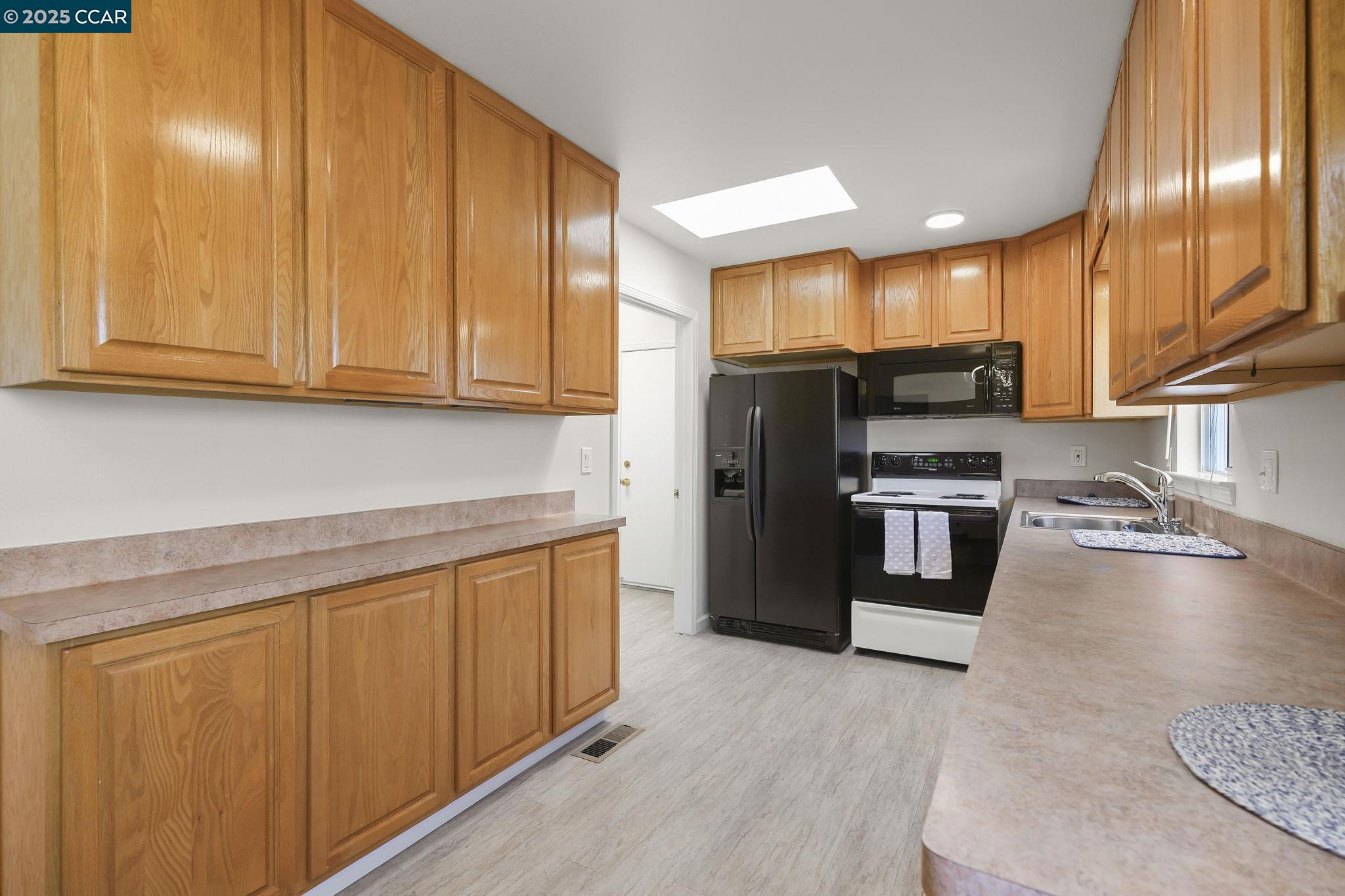Detail Gallery Image 17 of 34 For 3644 Walnut Ave, Concord,  CA 94519 - 3 Beds | 1 Baths
