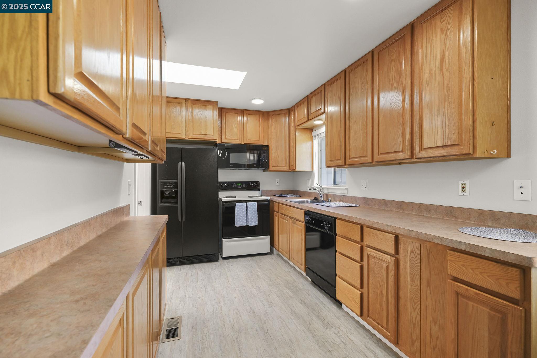 Detail Gallery Image 18 of 34 For 3644 Walnut Ave, Concord,  CA 94519 - 3 Beds | 1 Baths