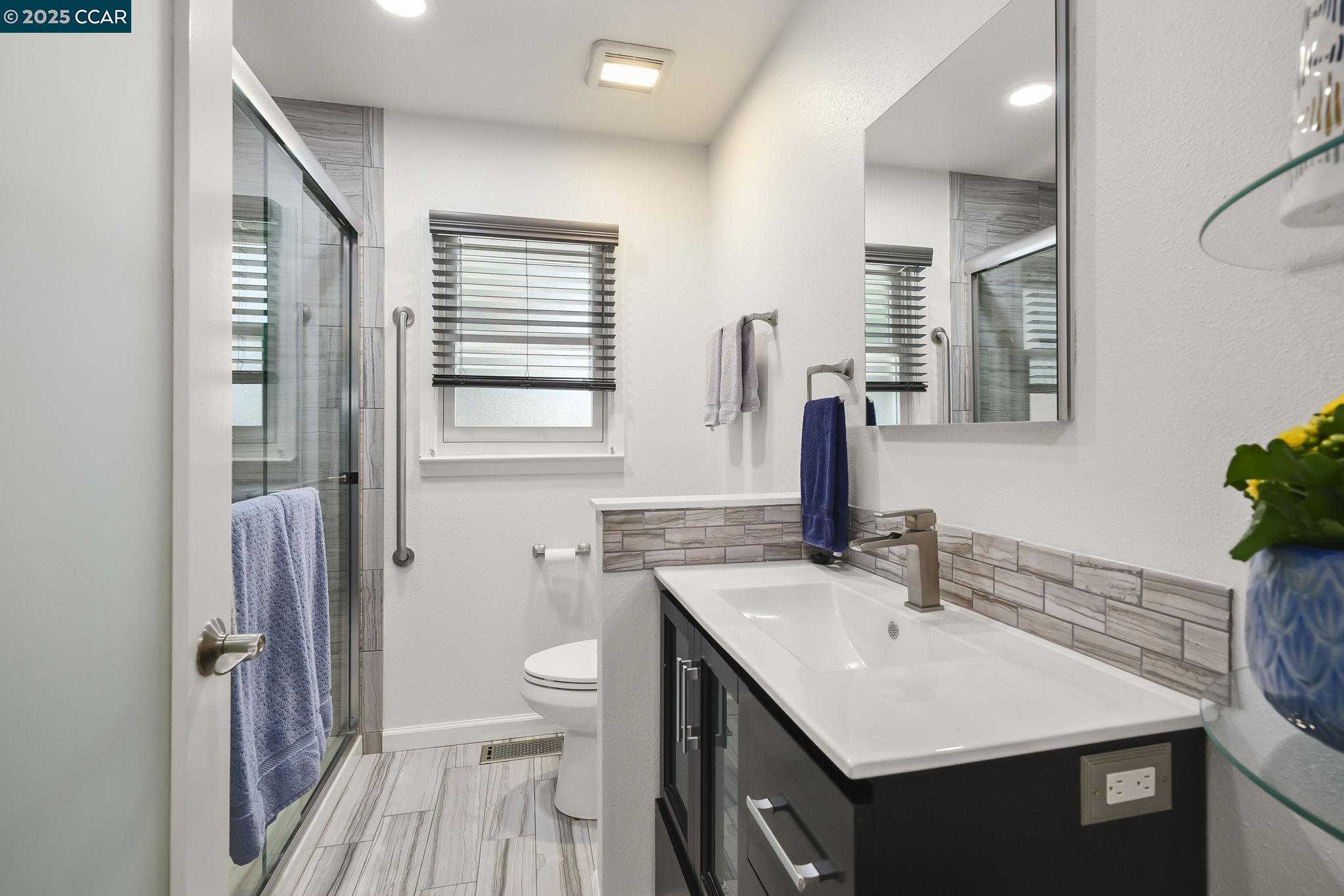 Detail Gallery Image 25 of 34 For 3644 Walnut Ave, Concord,  CA 94519 - 3 Beds | 1 Baths