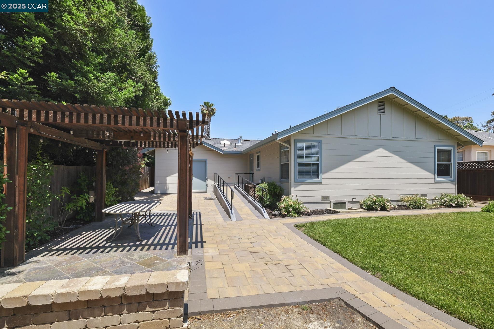 Detail Gallery Image 29 of 34 For 3644 Walnut Ave, Concord,  CA 94519 - 3 Beds | 1 Baths