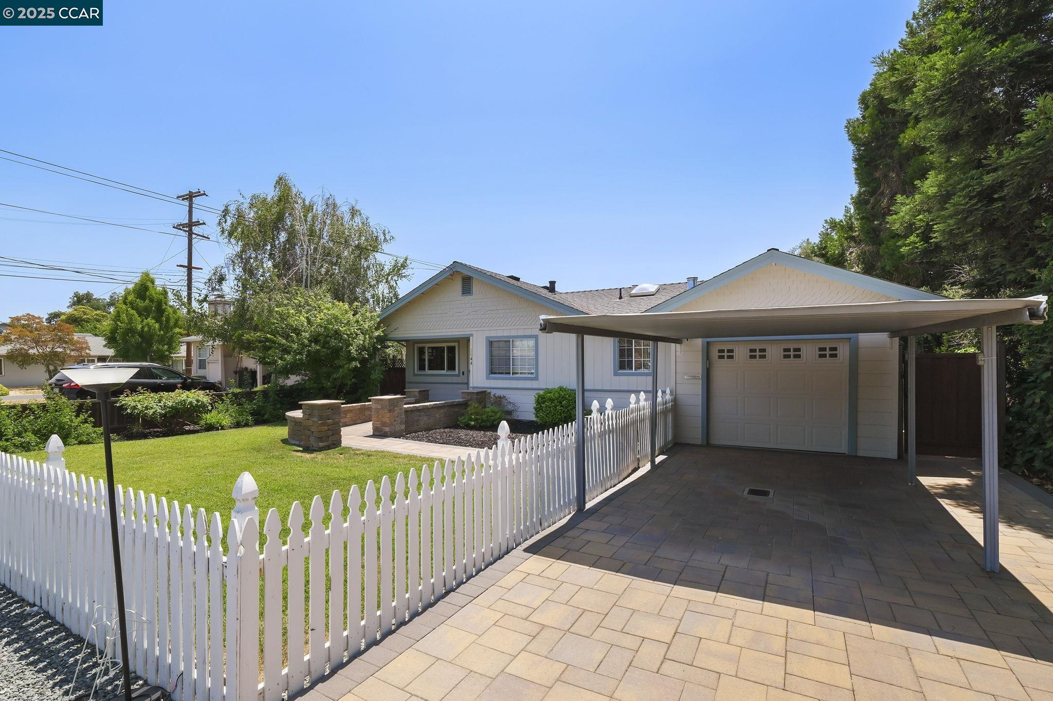 Detail Gallery Image 5 of 34 For 3644 Walnut Ave, Concord,  CA 94519 - 3 Beds | 1 Baths