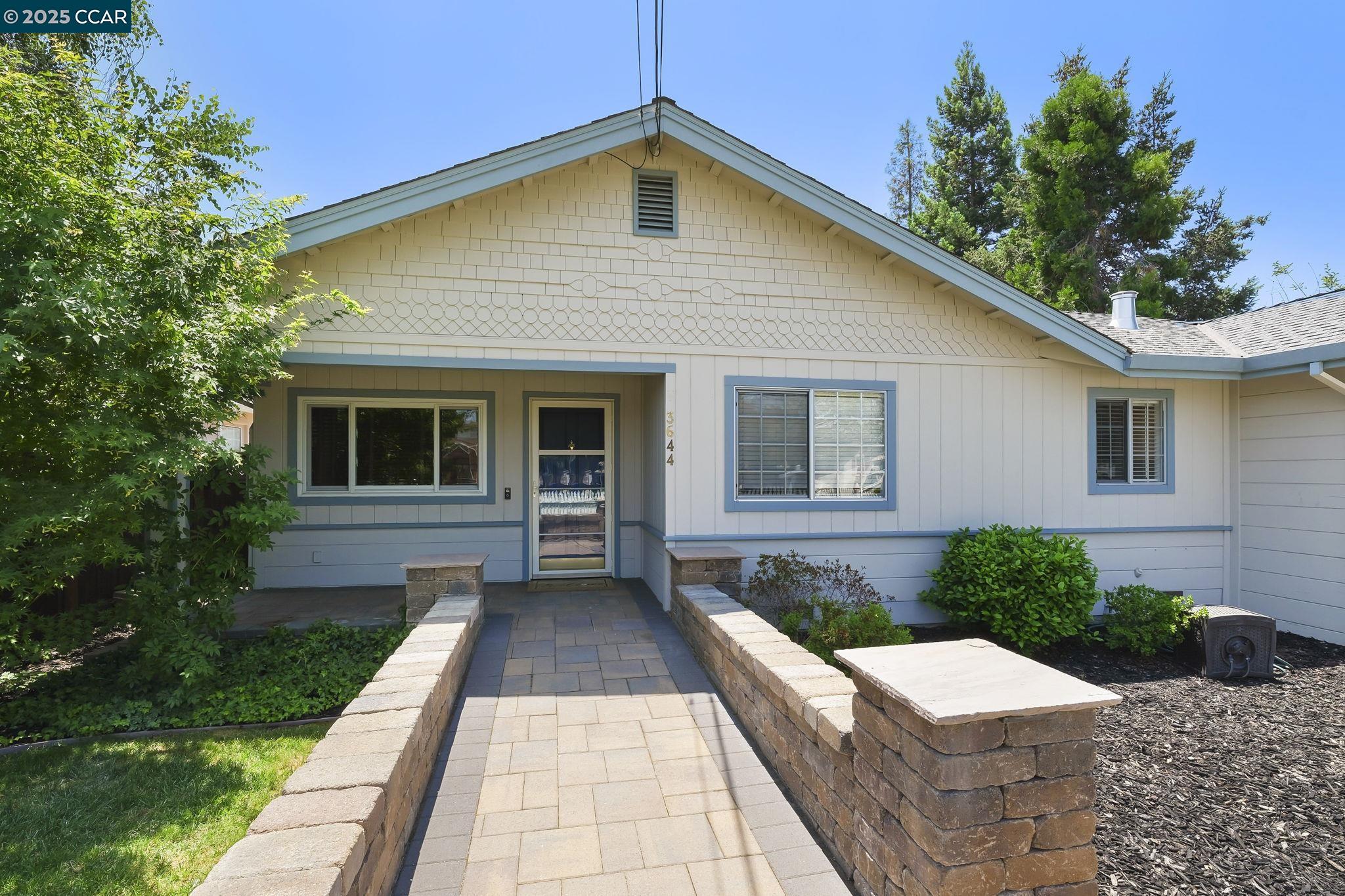 Detail Gallery Image 6 of 34 For 3644 Walnut Ave, Concord,  CA 94519 - 3 Beds | 1 Baths