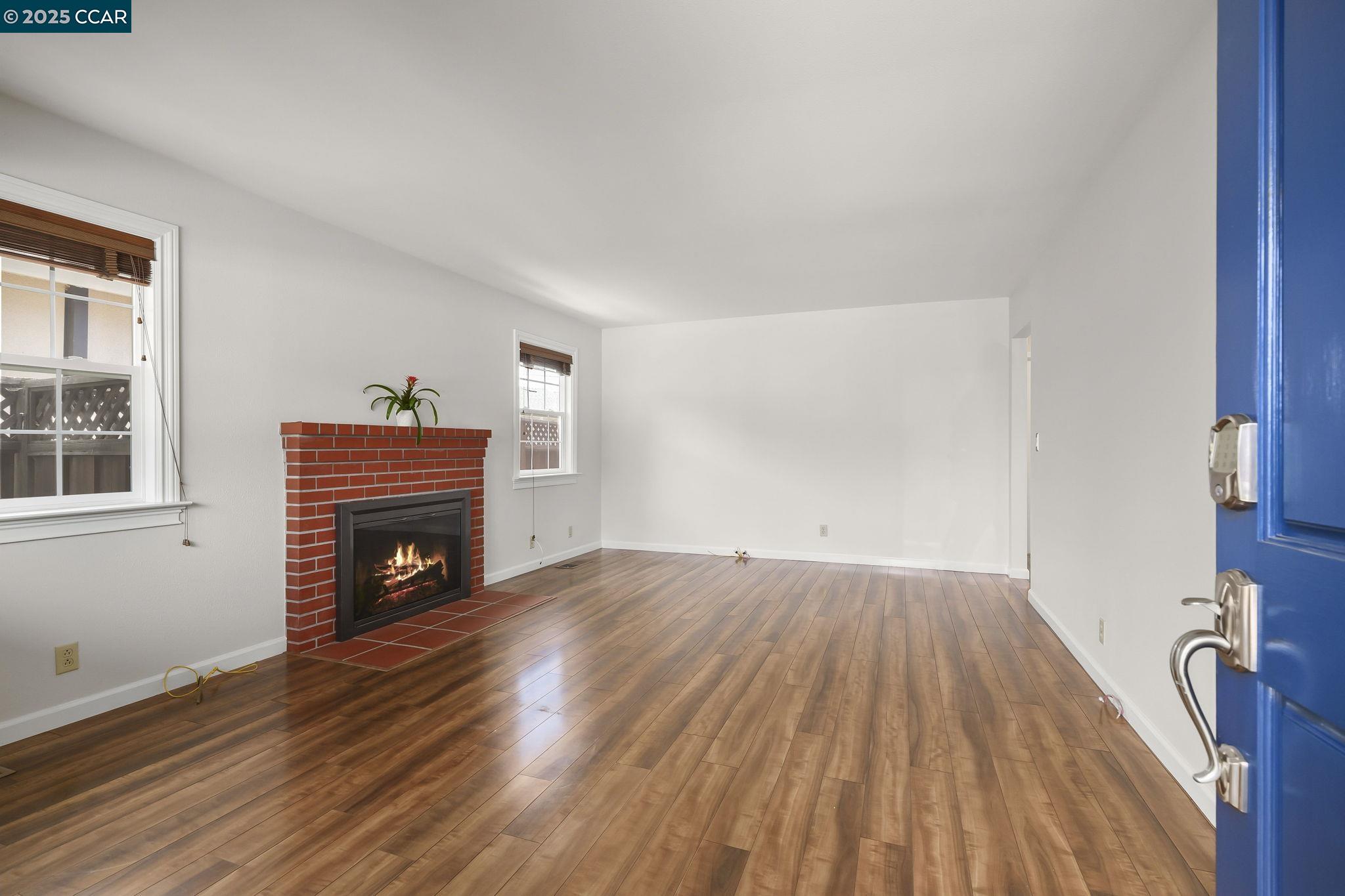 Detail Gallery Image 8 of 34 For 3644 Walnut Ave, Concord,  CA 94519 - 3 Beds | 1 Baths