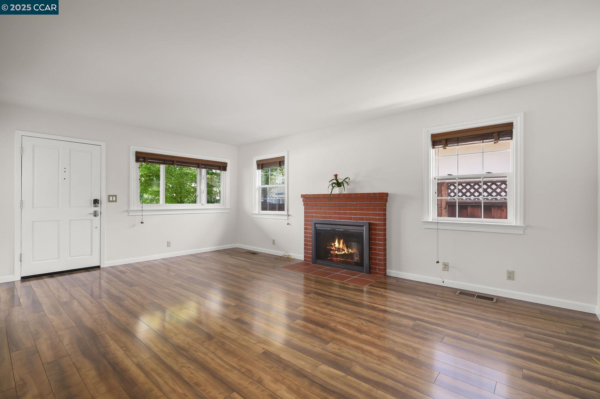 Detail Gallery Image 10 of 34 For 3644 Walnut Ave, Concord,  CA 94519 - 3 Beds | 1 Baths