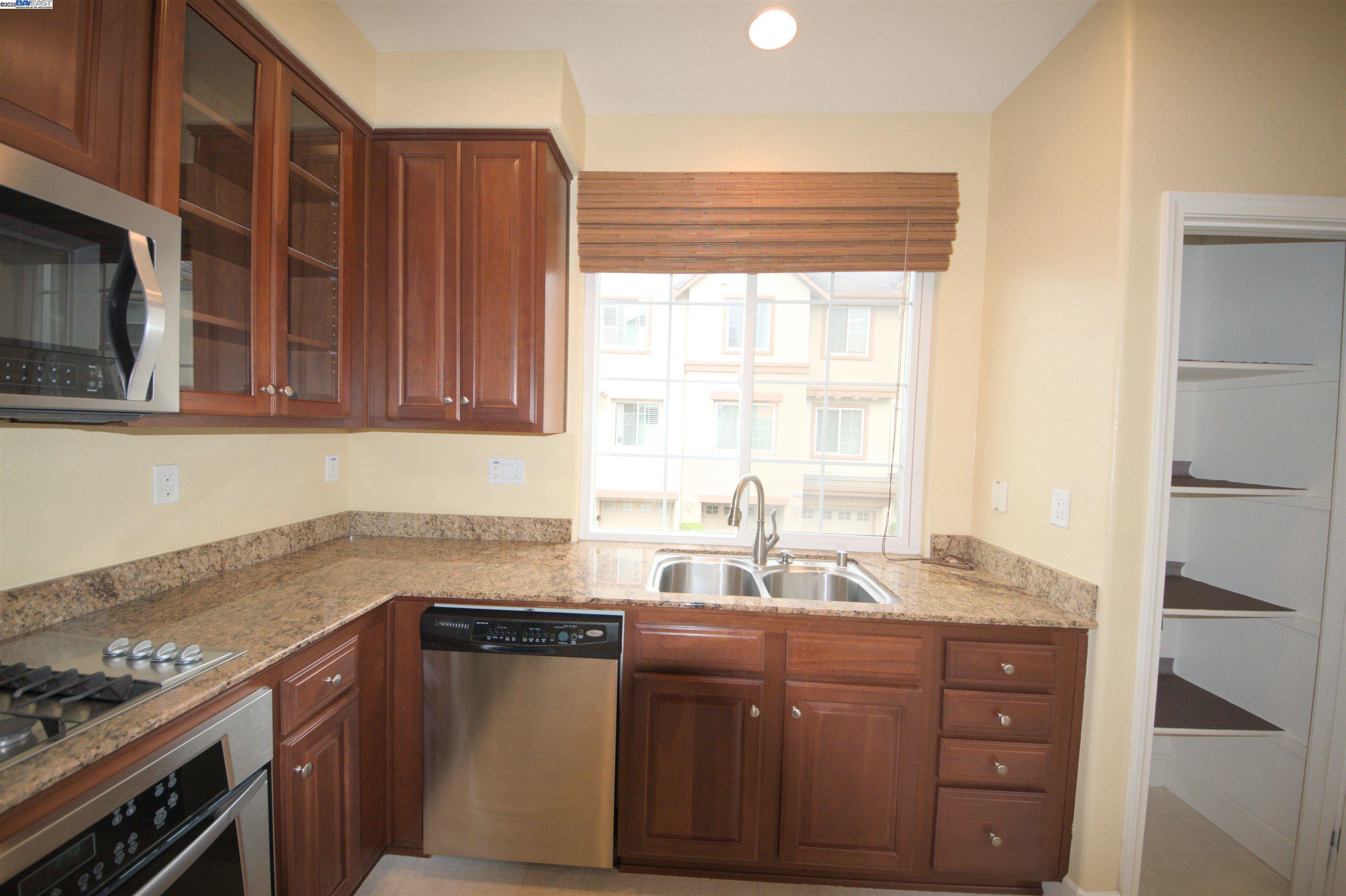 1067 Green St, Union City, California 94587, 3 Bedrooms Bedrooms, 7 Rooms Rooms,2 BathroomsBathrooms,Residential Lease,For Rent,1067 Green St,41101820