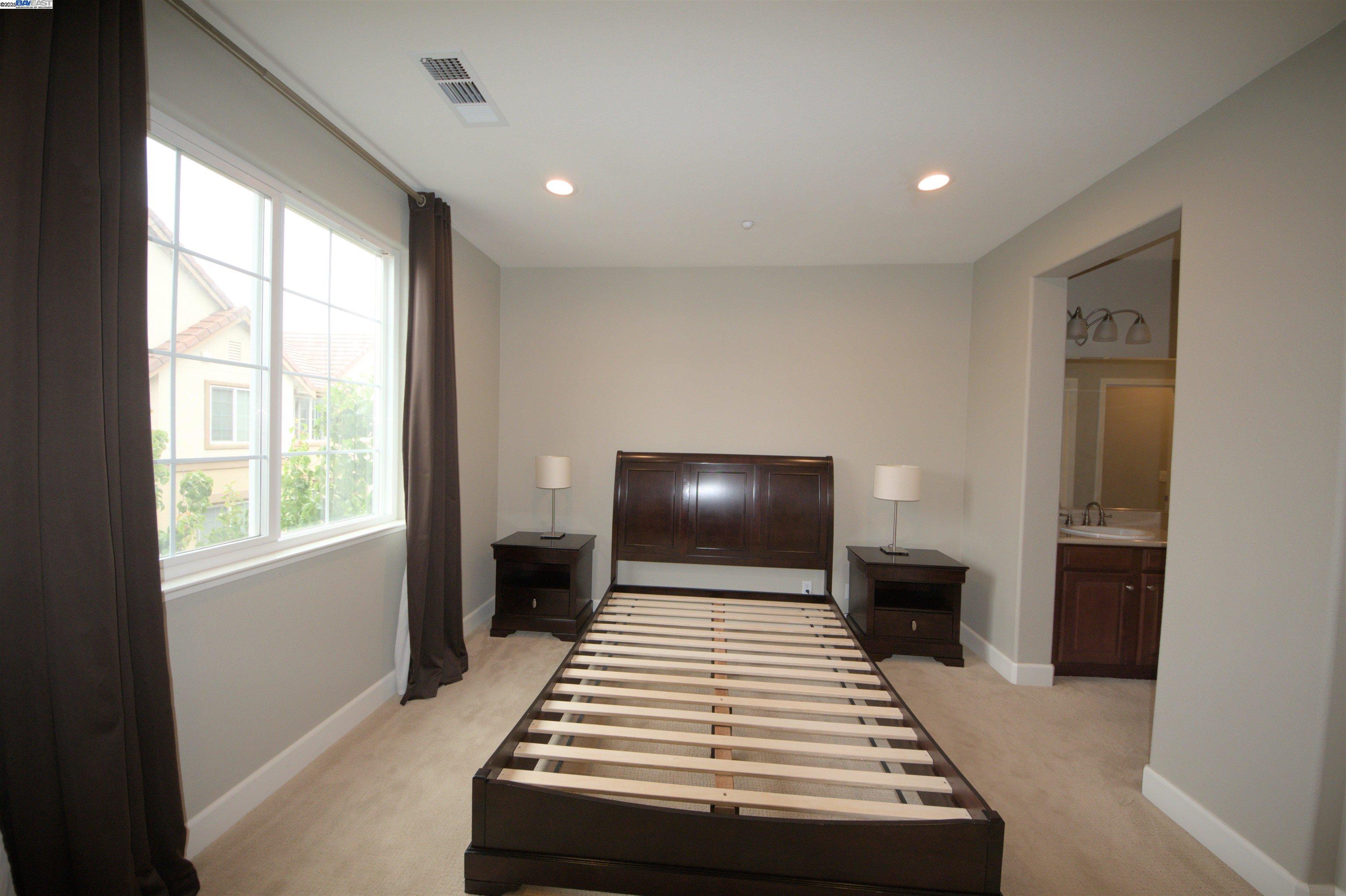 1067 Green St, Union City, California 94587, 3 Bedrooms Bedrooms, 7 Rooms Rooms,2 BathroomsBathrooms,Residential Lease,For Rent,1067 Green St,41101820