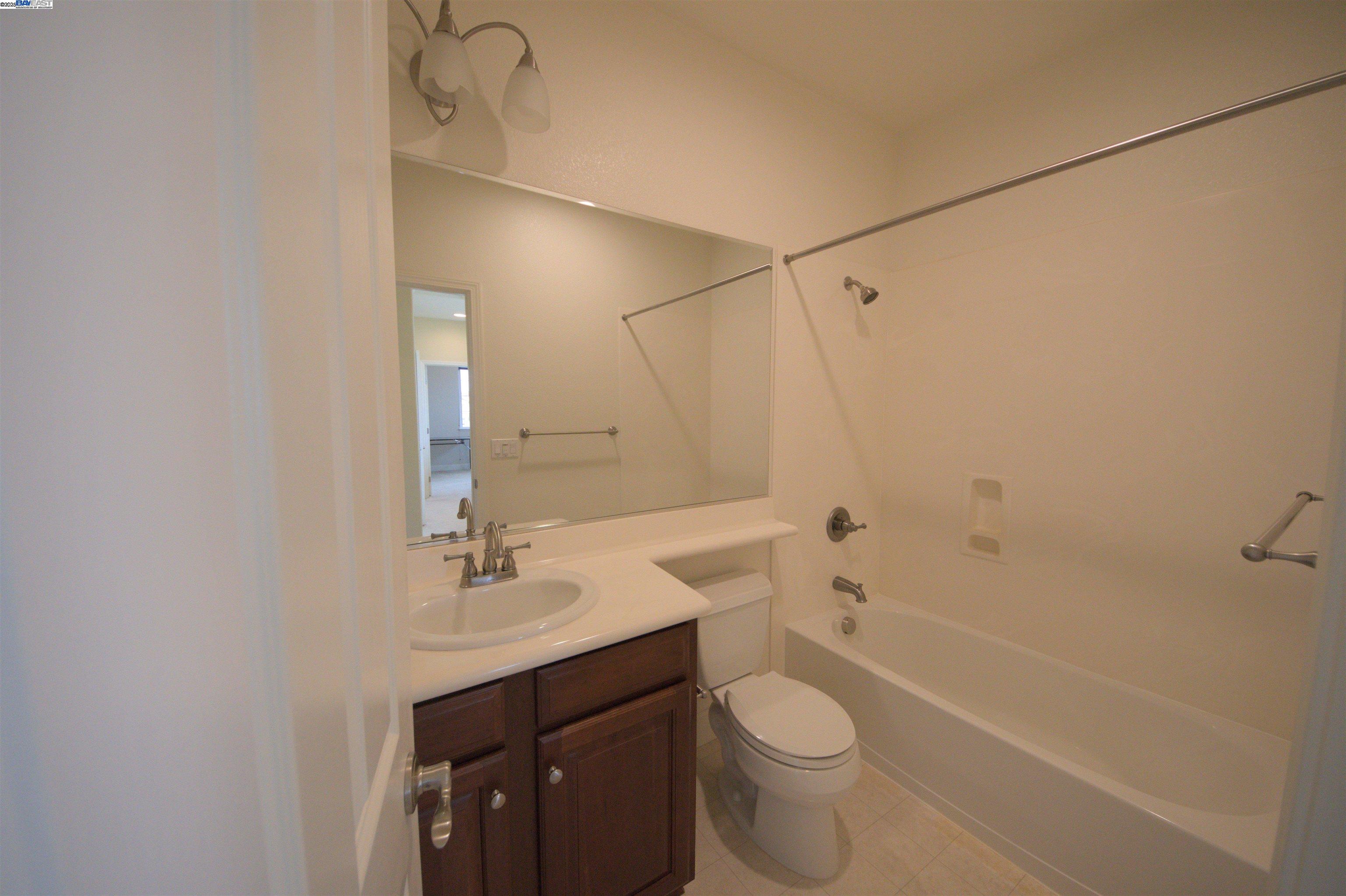 1067 Green St, Union City, California 94587, 3 Bedrooms Bedrooms, 7 Rooms Rooms,2 BathroomsBathrooms,Residential Lease,For Rent,1067 Green St,41101820
