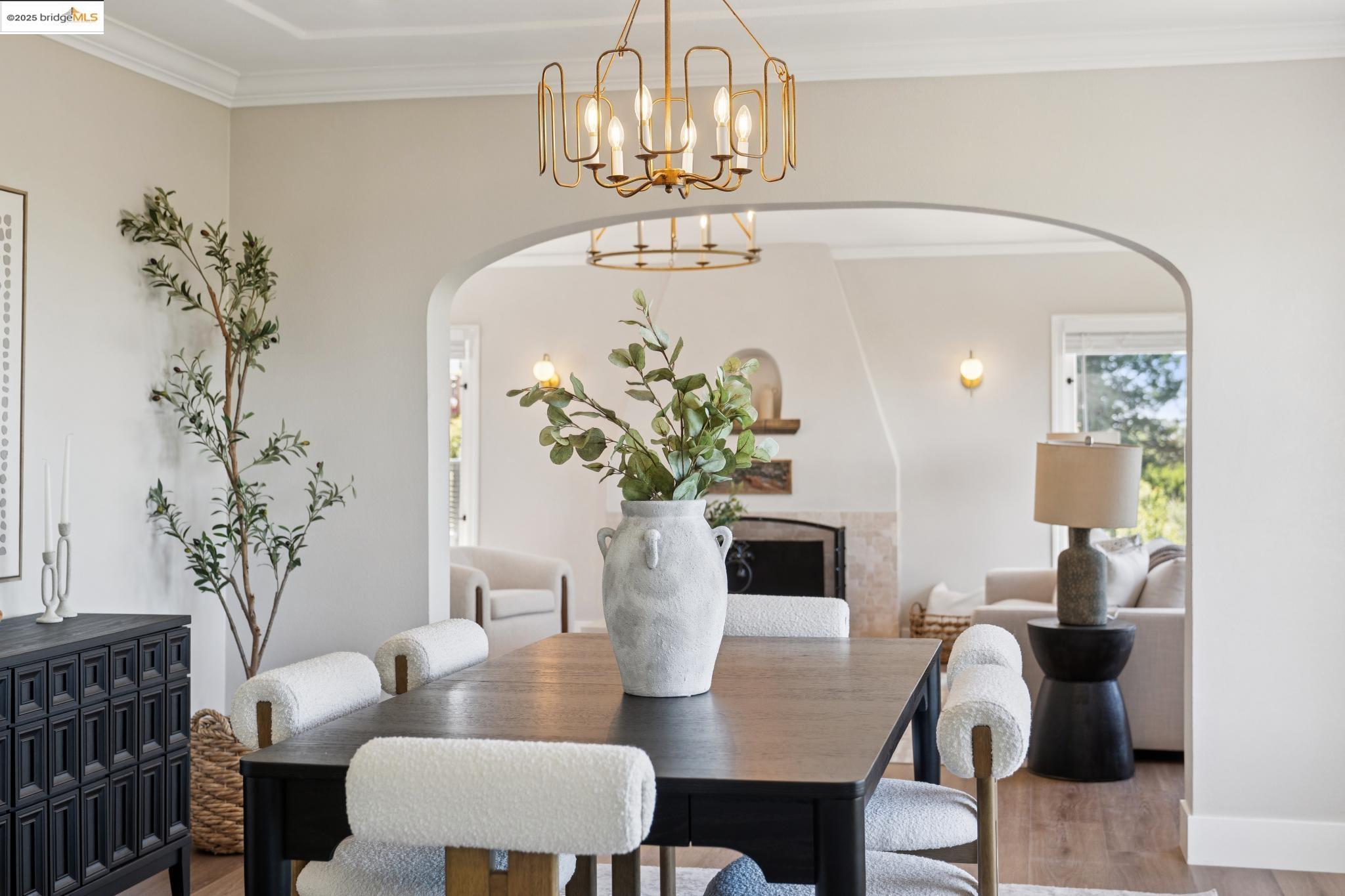 Detail Gallery Image 16 of 58 For 744 Coventry Road, Kensington,  CA 94707 - 4 Beds | 3 Baths