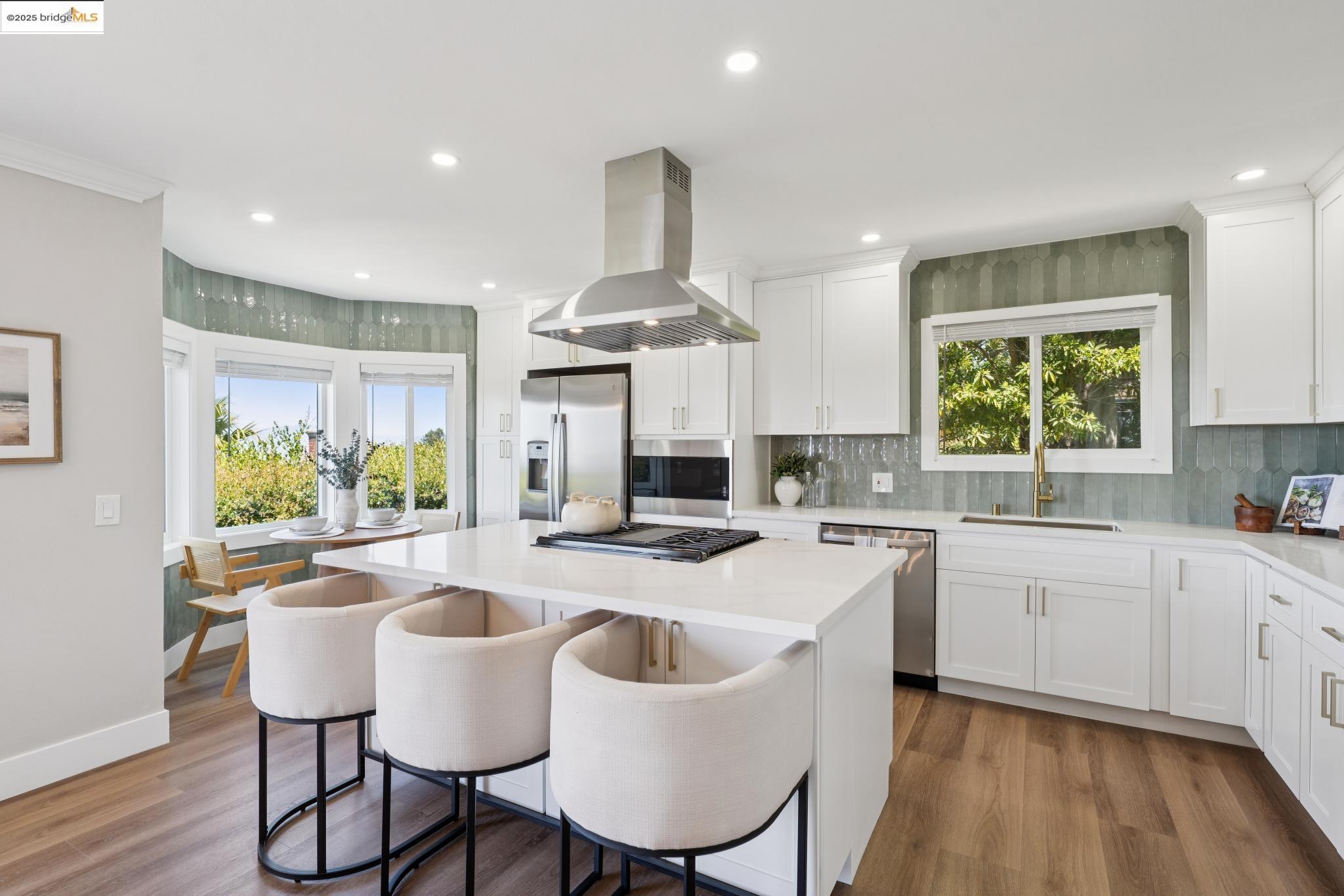 Detail Gallery Image 18 of 58 For 744 Coventry Road, Kensington,  CA 94707 - 4 Beds | 3 Baths