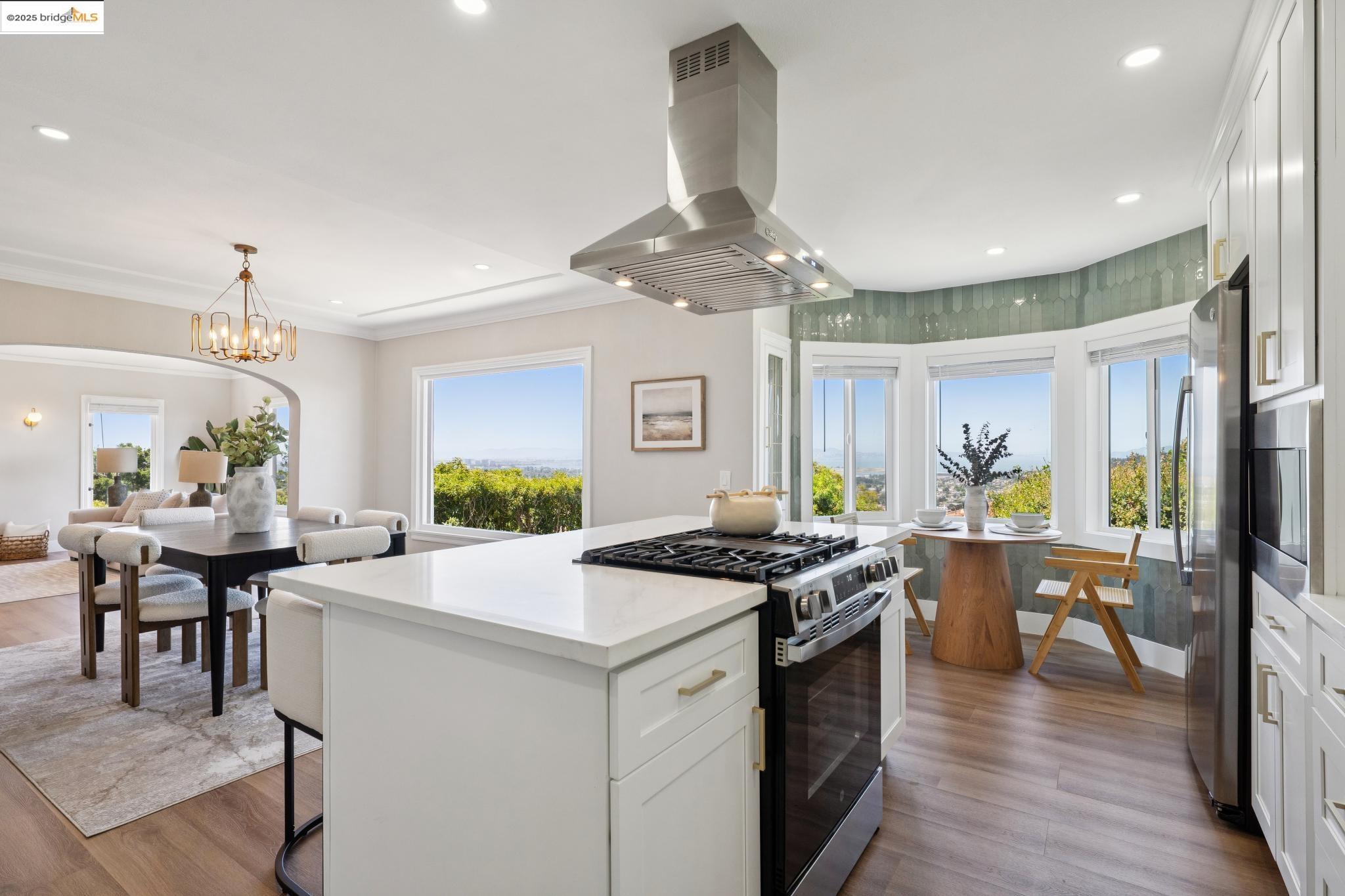 Detail Gallery Image 21 of 58 For 744 Coventry Road, Kensington,  CA 94707 - 4 Beds | 3 Baths