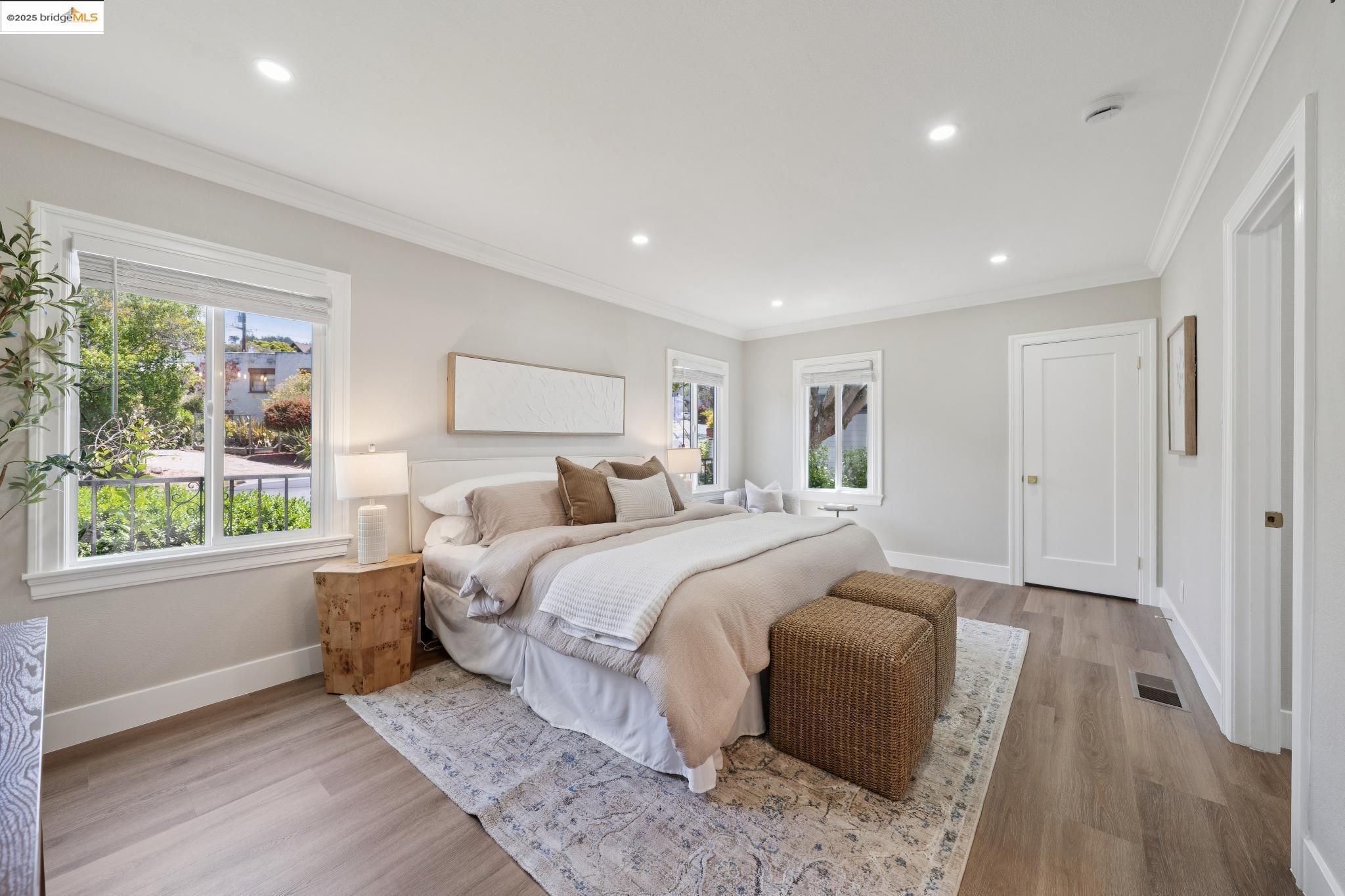 Detail Gallery Image 27 of 58 For 744 Coventry Road, Kensington,  CA 94707 - 4 Beds | 3 Baths