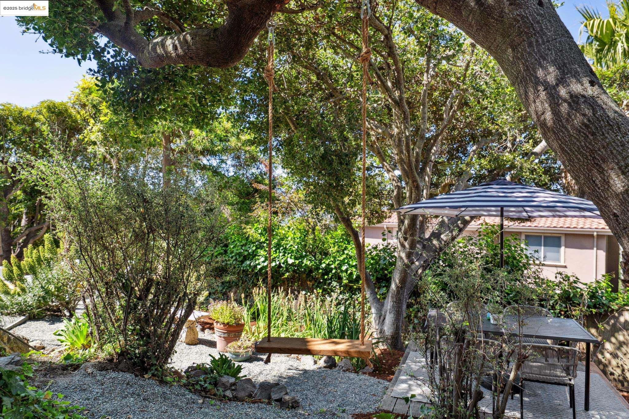 Detail Gallery Image 53 of 58 For 744 Coventry Road, Kensington,  CA 94707 - 4 Beds | 3 Baths
