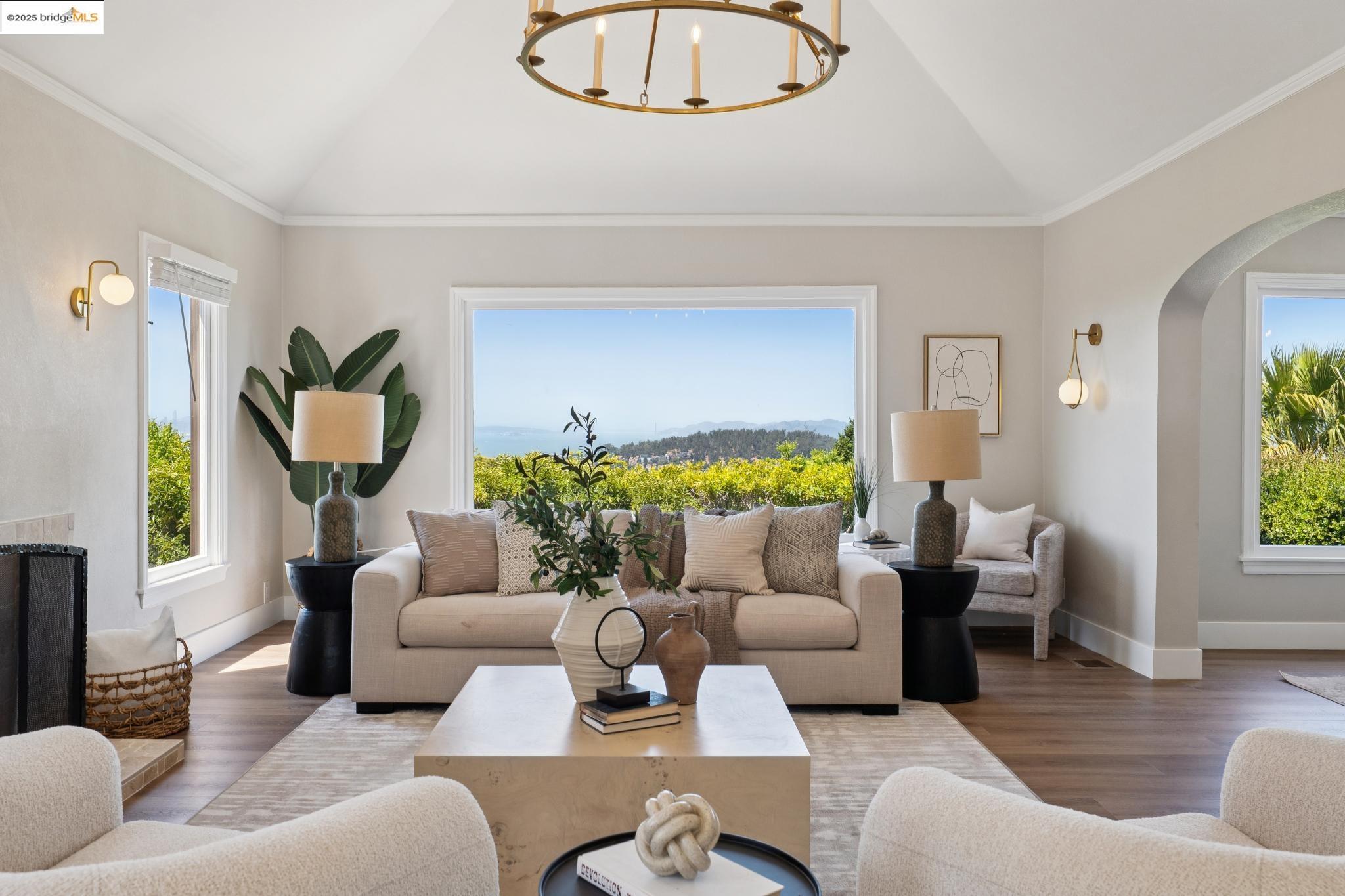 Detail Gallery Image 7 of 58 For 744 Coventry Road, Kensington,  CA 94707 - 4 Beds | 3 Baths