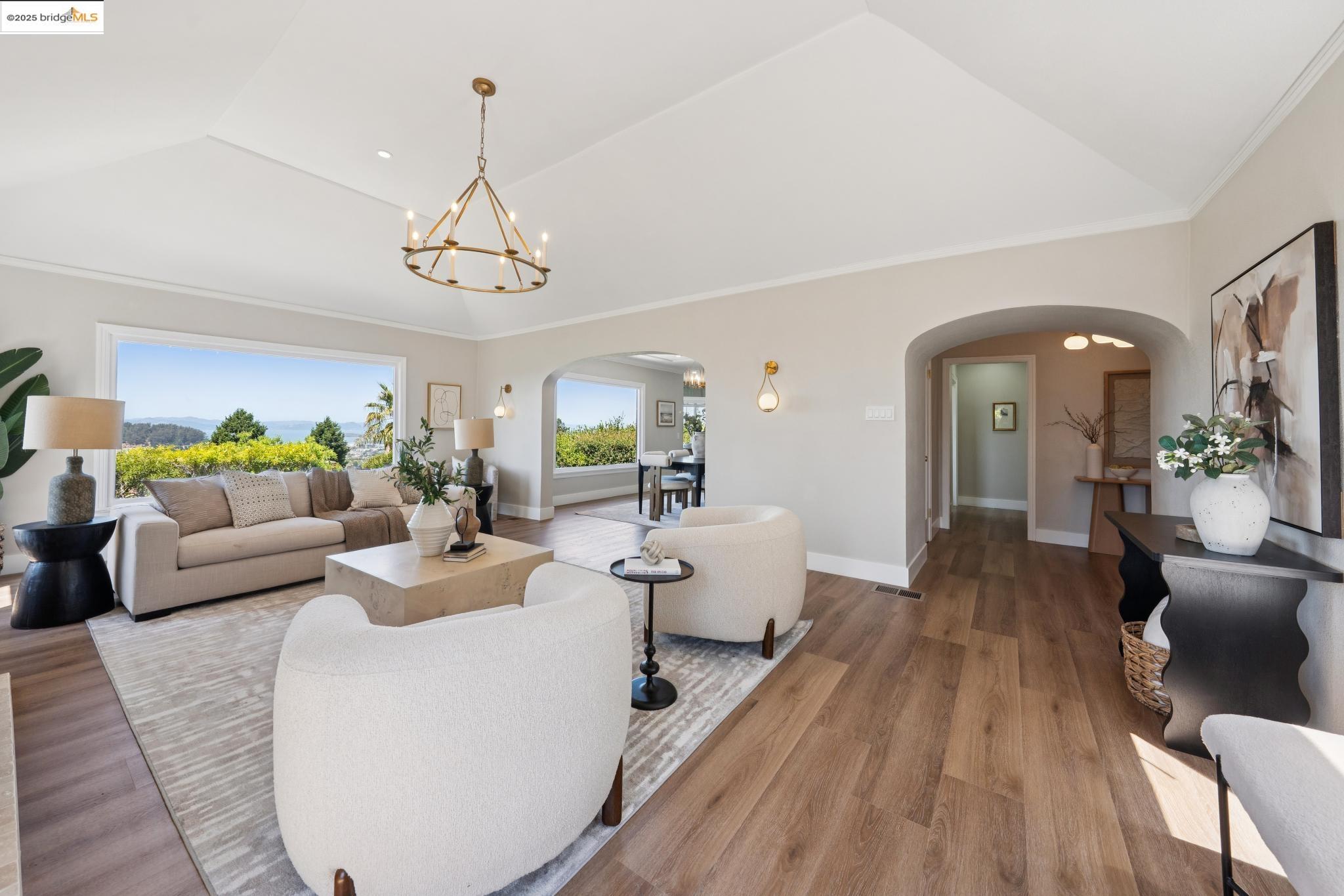 Detail Gallery Image 9 of 58 For 744 Coventry Road, Kensington,  CA 94707 - 4 Beds | 3 Baths