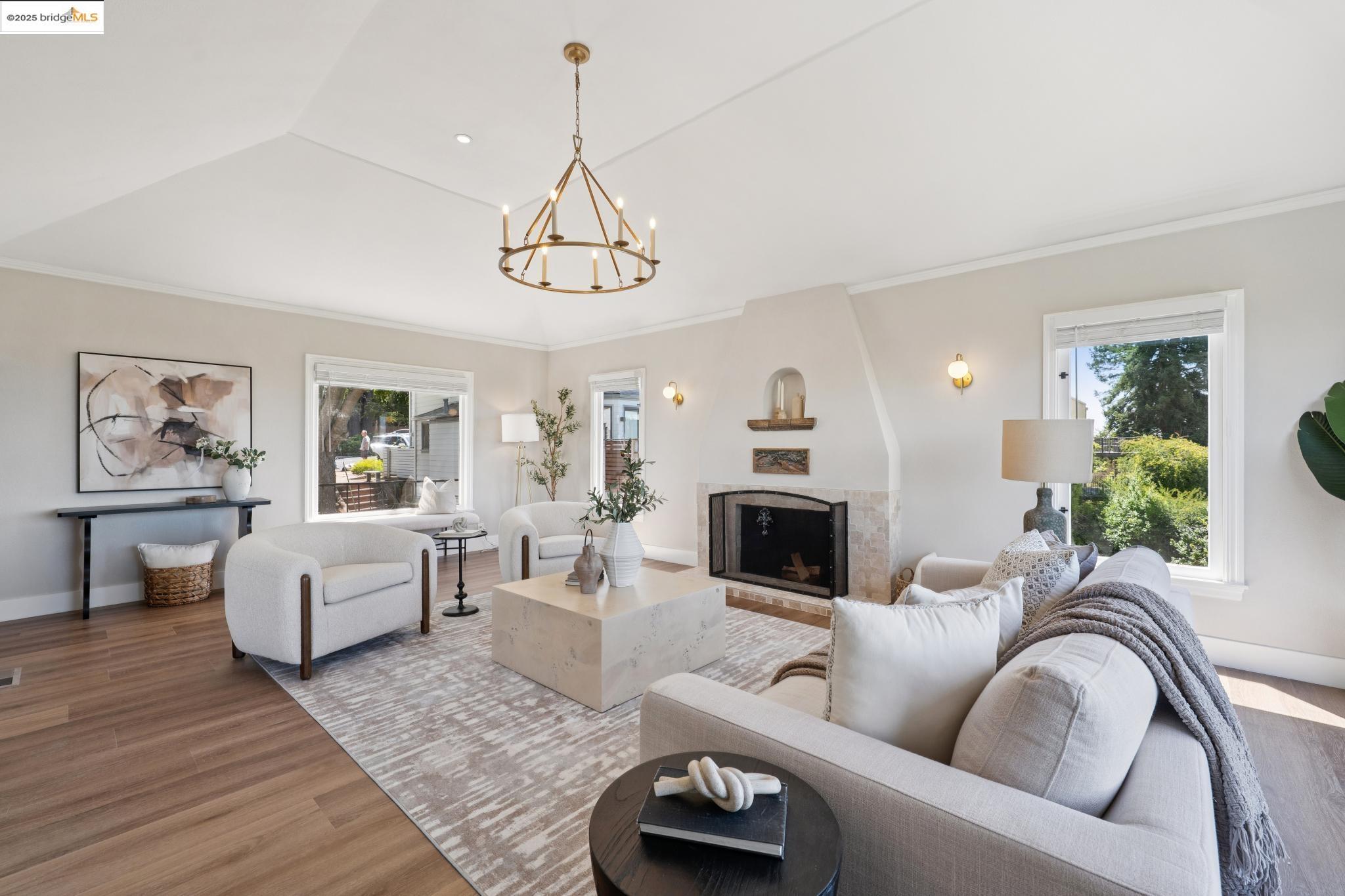 Detail Gallery Image 10 of 58 For 744 Coventry Road, Kensington,  CA 94707 - 4 Beds | 3 Baths