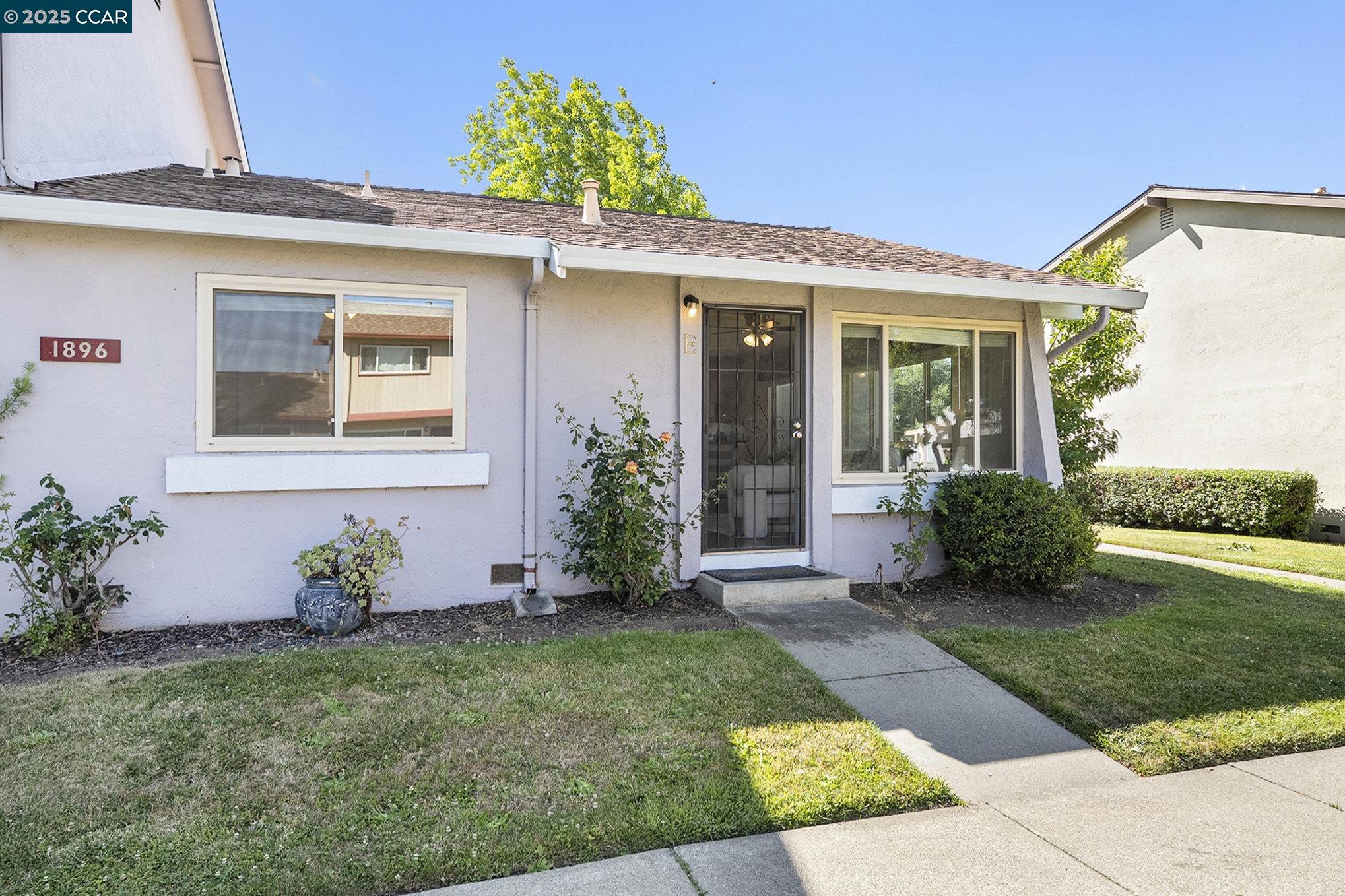 More Details about MLS # 41101827 : 1896 LYNWOOD DR
