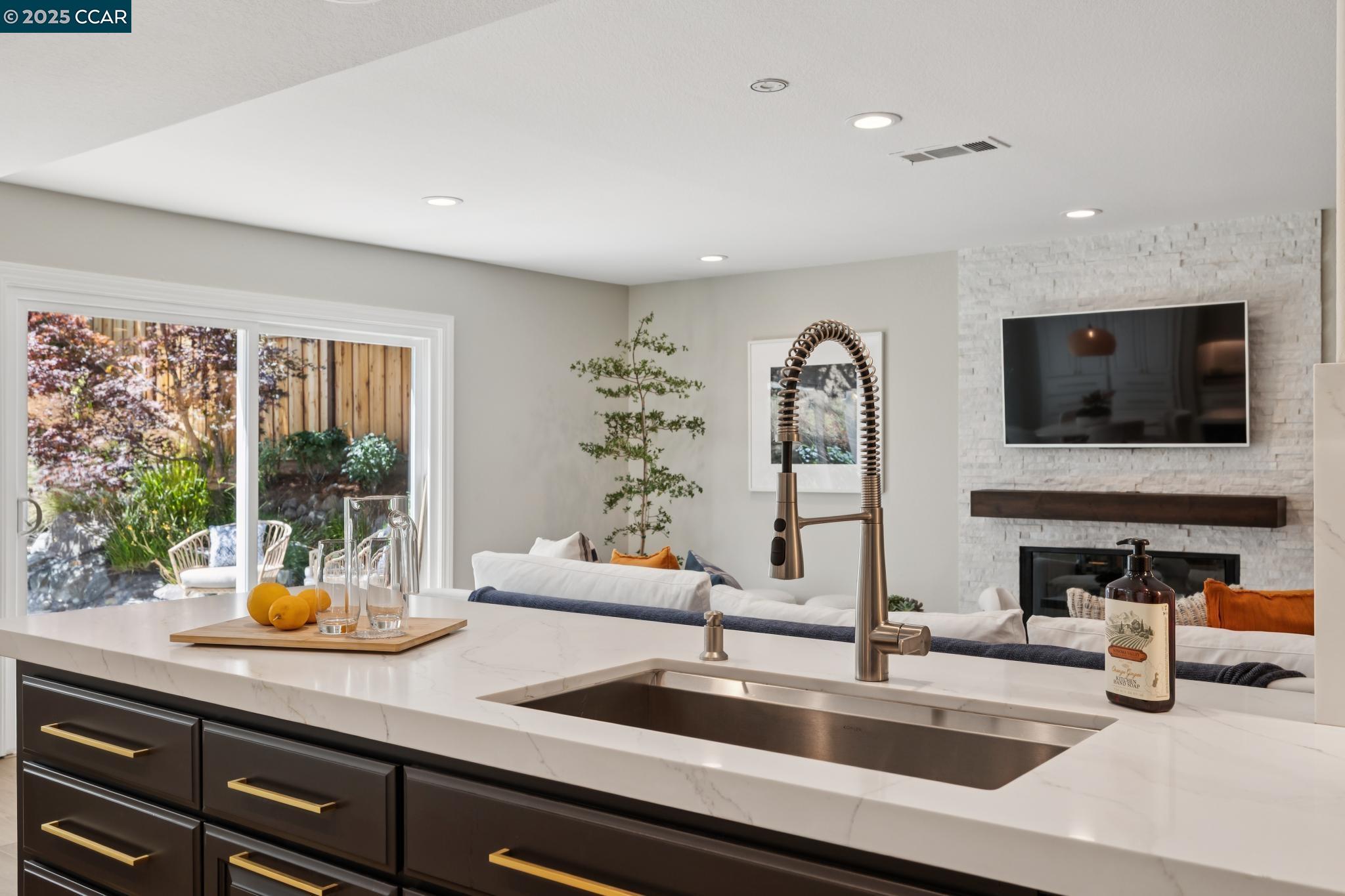 Detail Gallery Image 10 of 60 For 936 Spring Water St, Danville,  CA 94506 - 4 Beds | 3 Baths