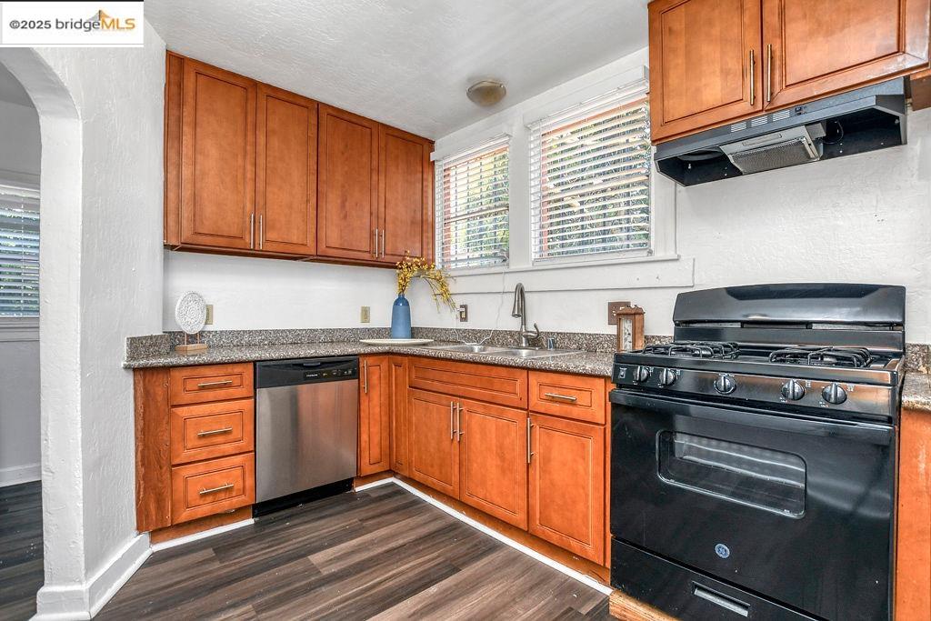 Detail Gallery Image 11 of 30 For 589 5th St, Richmond,  CA 94801 - 2 Beds | 1 Baths