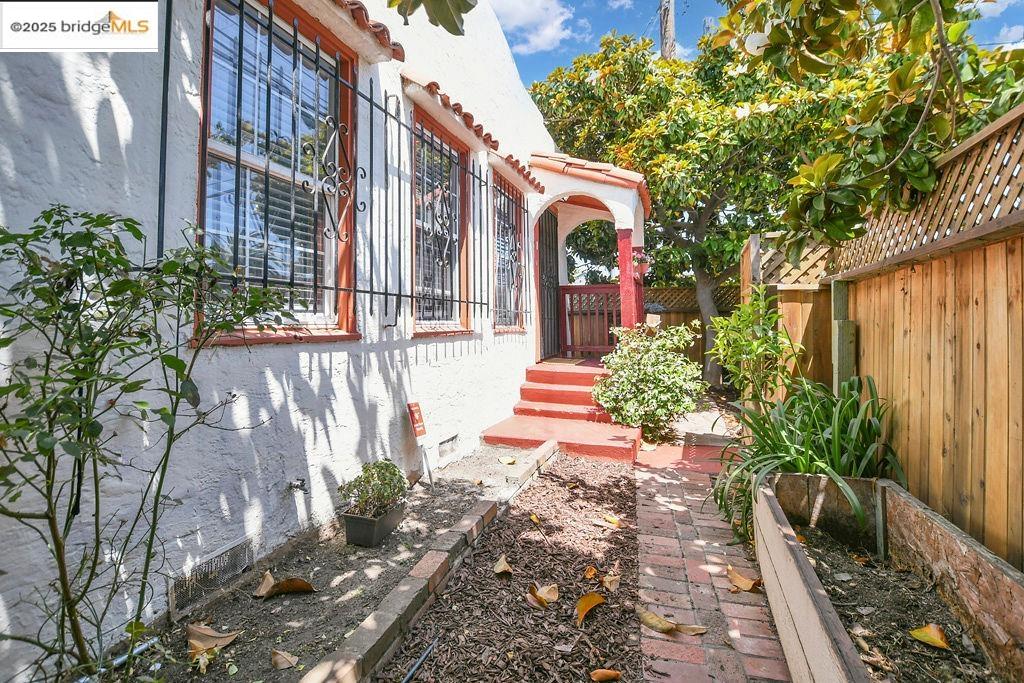 Detail Gallery Image 26 of 30 For 589 5th St, Richmond,  CA 94801 - 2 Beds | 1 Baths