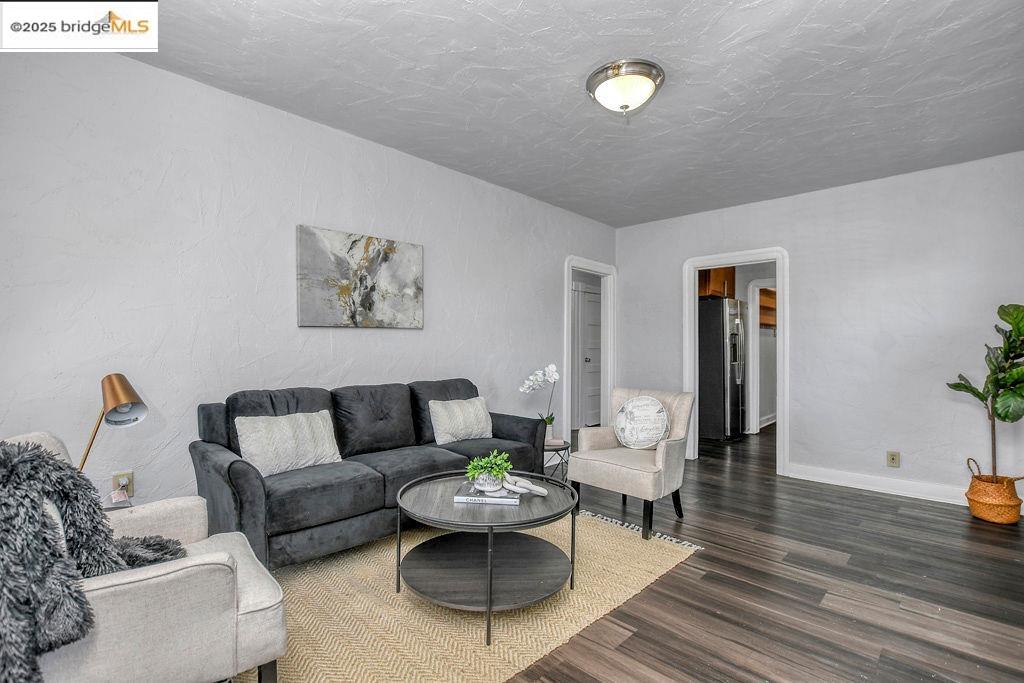 Detail Gallery Image 5 of 30 For 589 5th St, Richmond,  CA 94801 - 2 Beds | 1 Baths