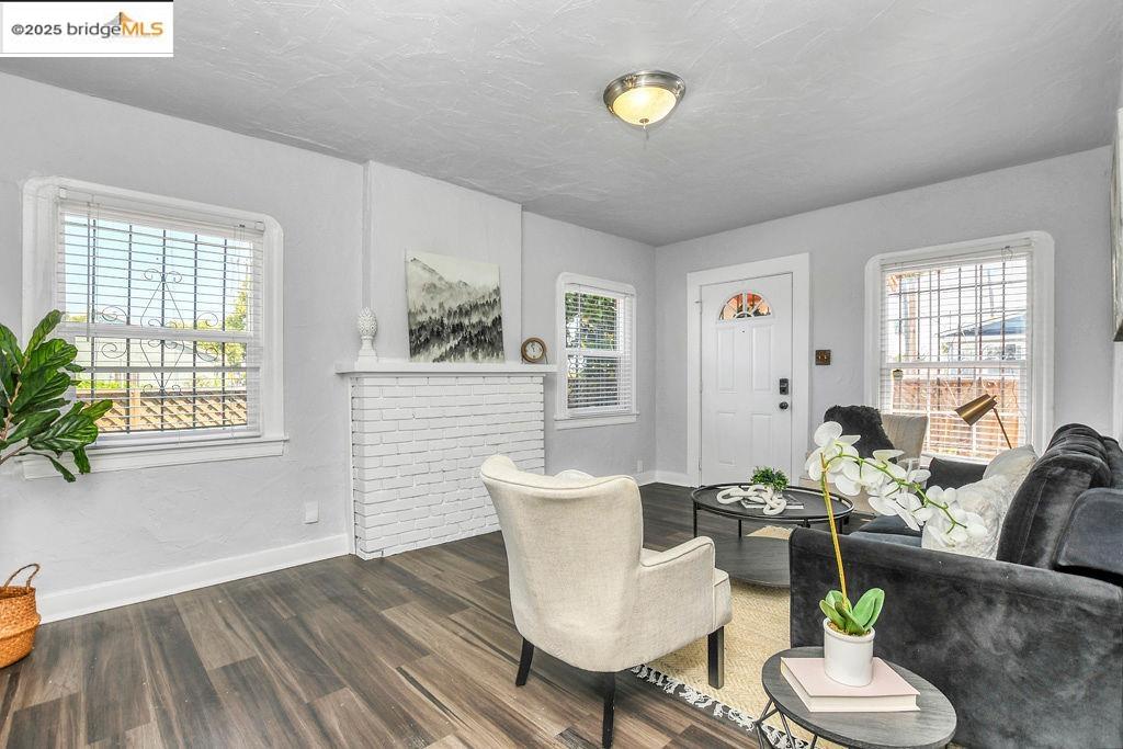 Detail Gallery Image 6 of 30 For 589 5th St, Richmond,  CA 94801 - 2 Beds | 1 Baths