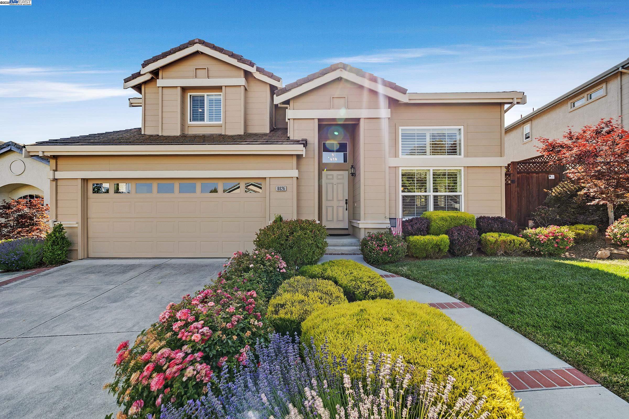 Detail Gallery Image 2 of 59 For 8026 Canyon Creek Cir, Pleasanton,  CA 94588 - 4 Beds | 2/1 Baths