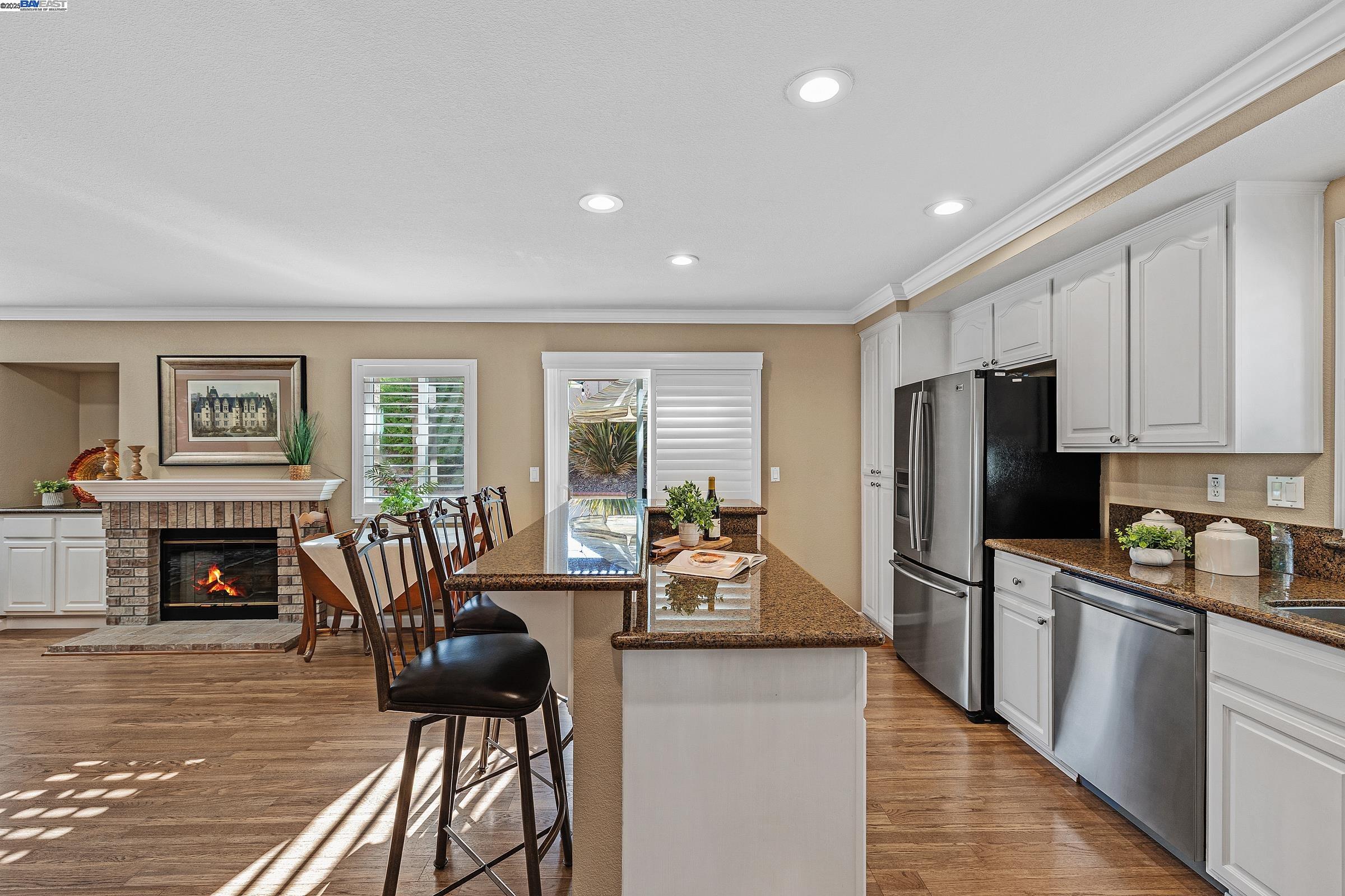 Detail Gallery Image 11 of 59 For 8026 Canyon Creek Cir, Pleasanton,  CA 94588 - 4 Beds | 2/1 Baths