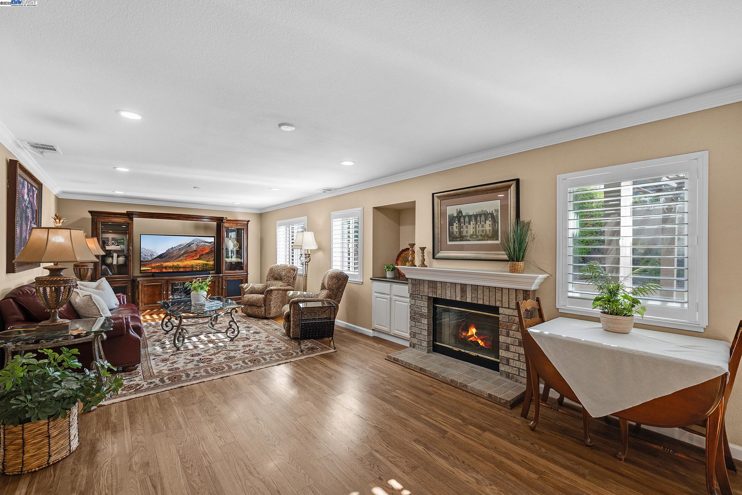 Detail Gallery Image 18 of 59 For 8026 Canyon Creek Cir, Pleasanton,  CA 94588 - 4 Beds | 2/1 Baths