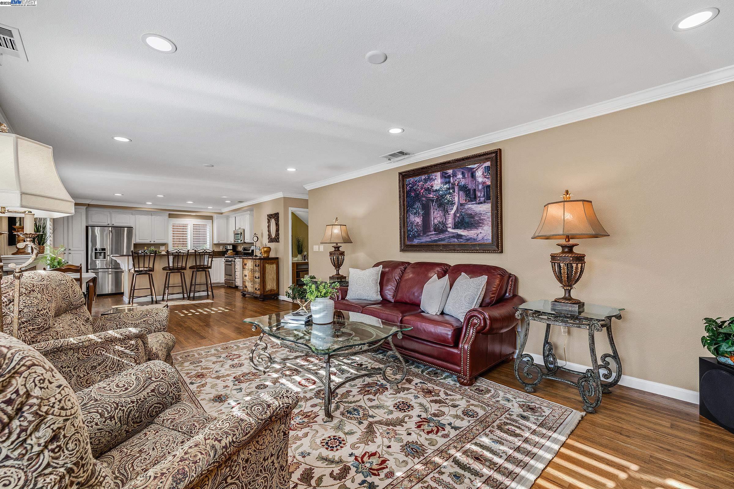 Detail Gallery Image 20 of 59 For 8026 Canyon Creek Cir, Pleasanton,  CA 94588 - 4 Beds | 2/1 Baths