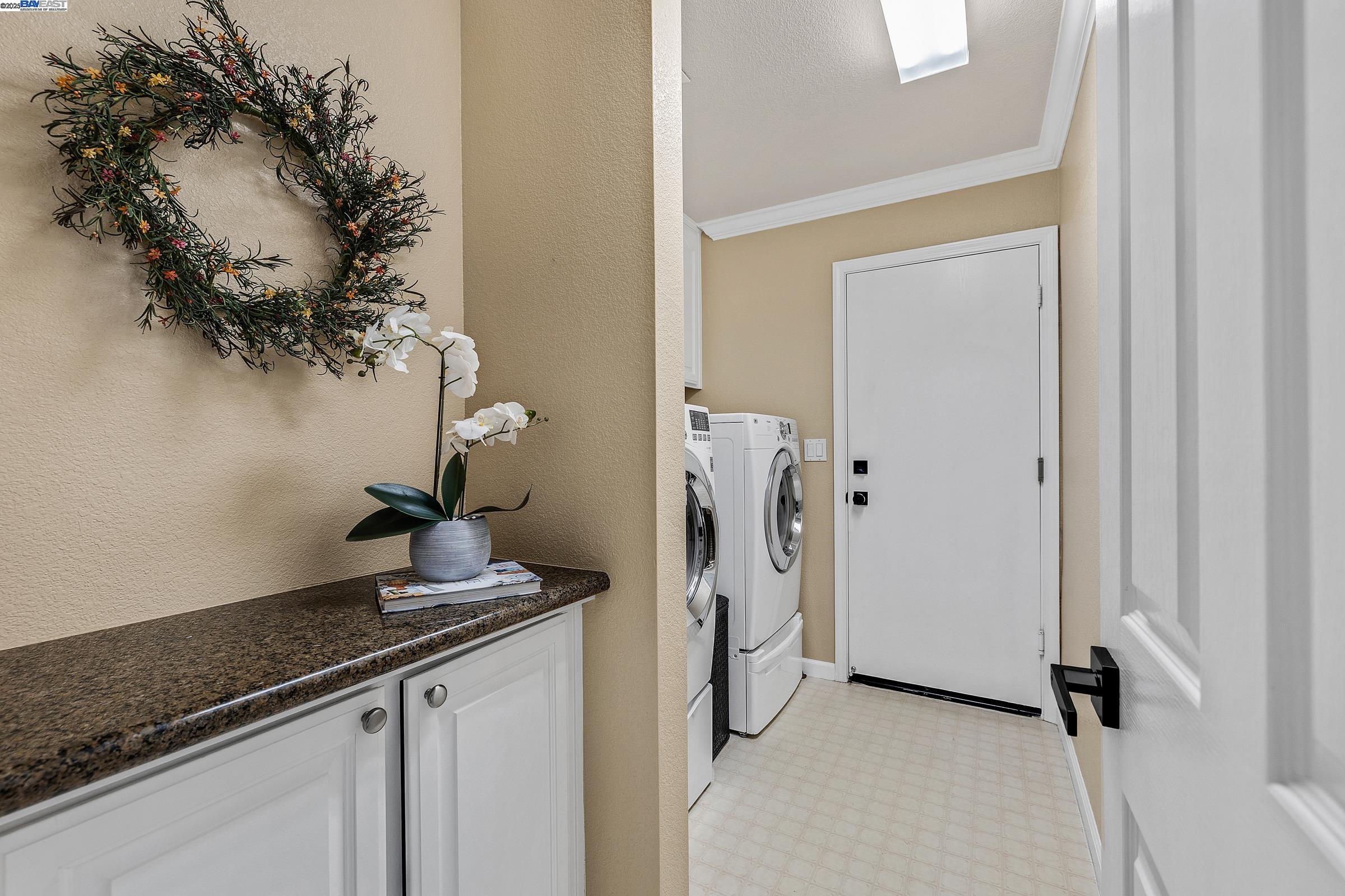 Detail Gallery Image 24 of 59 For 8026 Canyon Creek Cir, Pleasanton,  CA 94588 - 4 Beds | 2/1 Baths