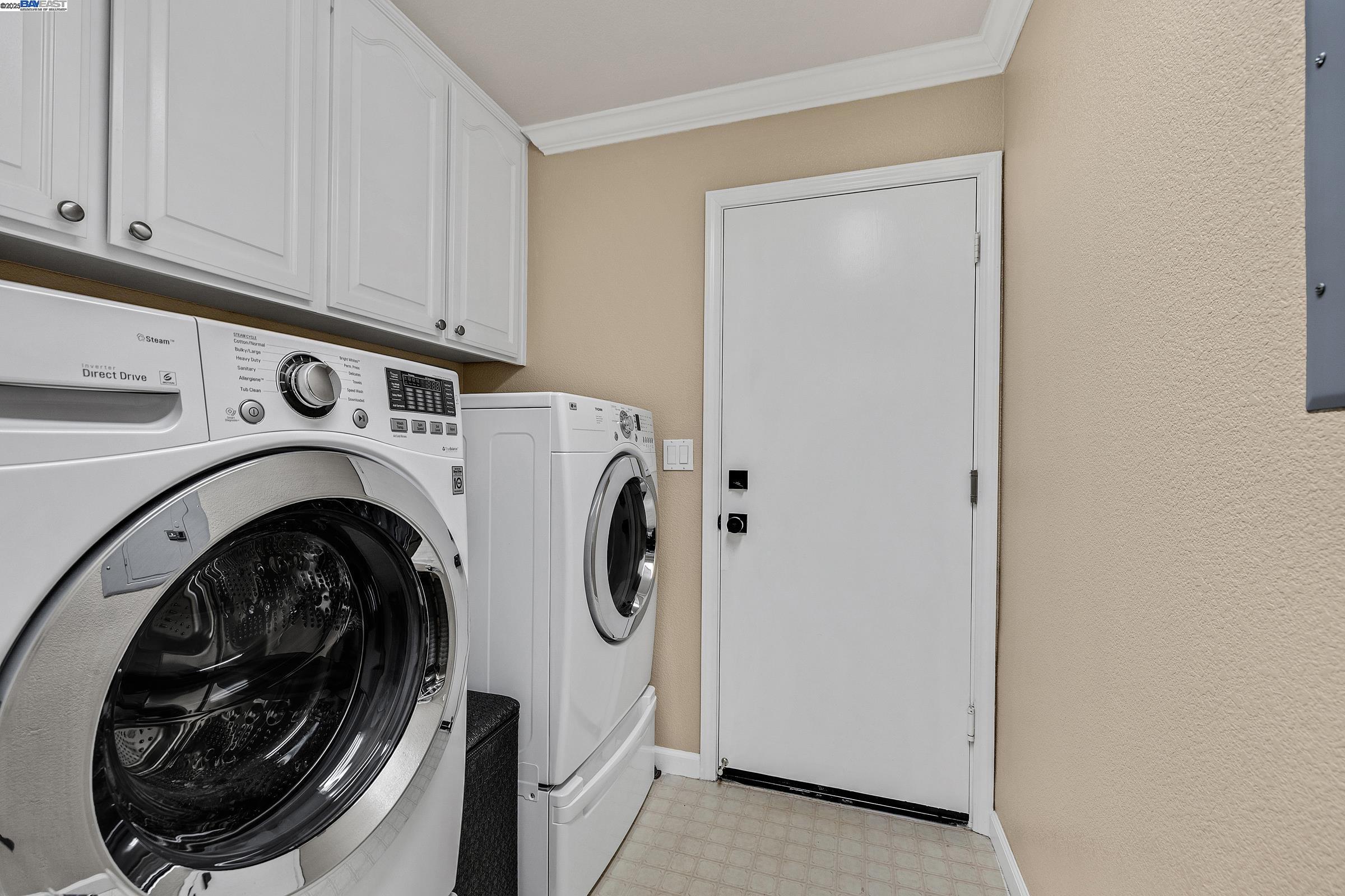 Detail Gallery Image 25 of 59 For 8026 Canyon Creek Cir, Pleasanton,  CA 94588 - 4 Beds | 2/1 Baths