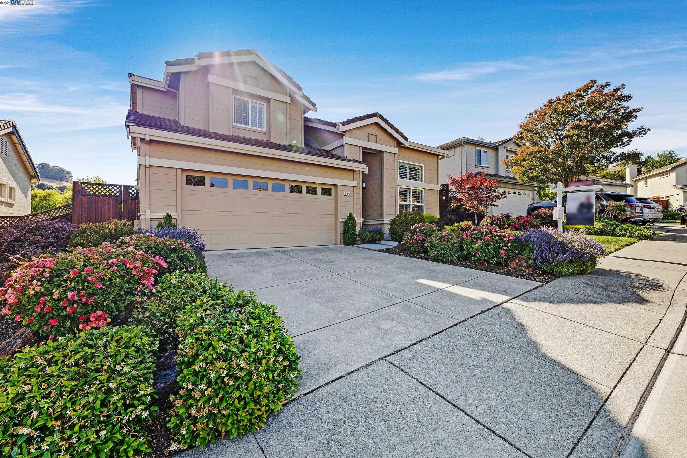 Detail Gallery Image 5 of 59 For 8026 Canyon Creek Cir, Pleasanton,  CA 94588 - 4 Beds | 2/1 Baths