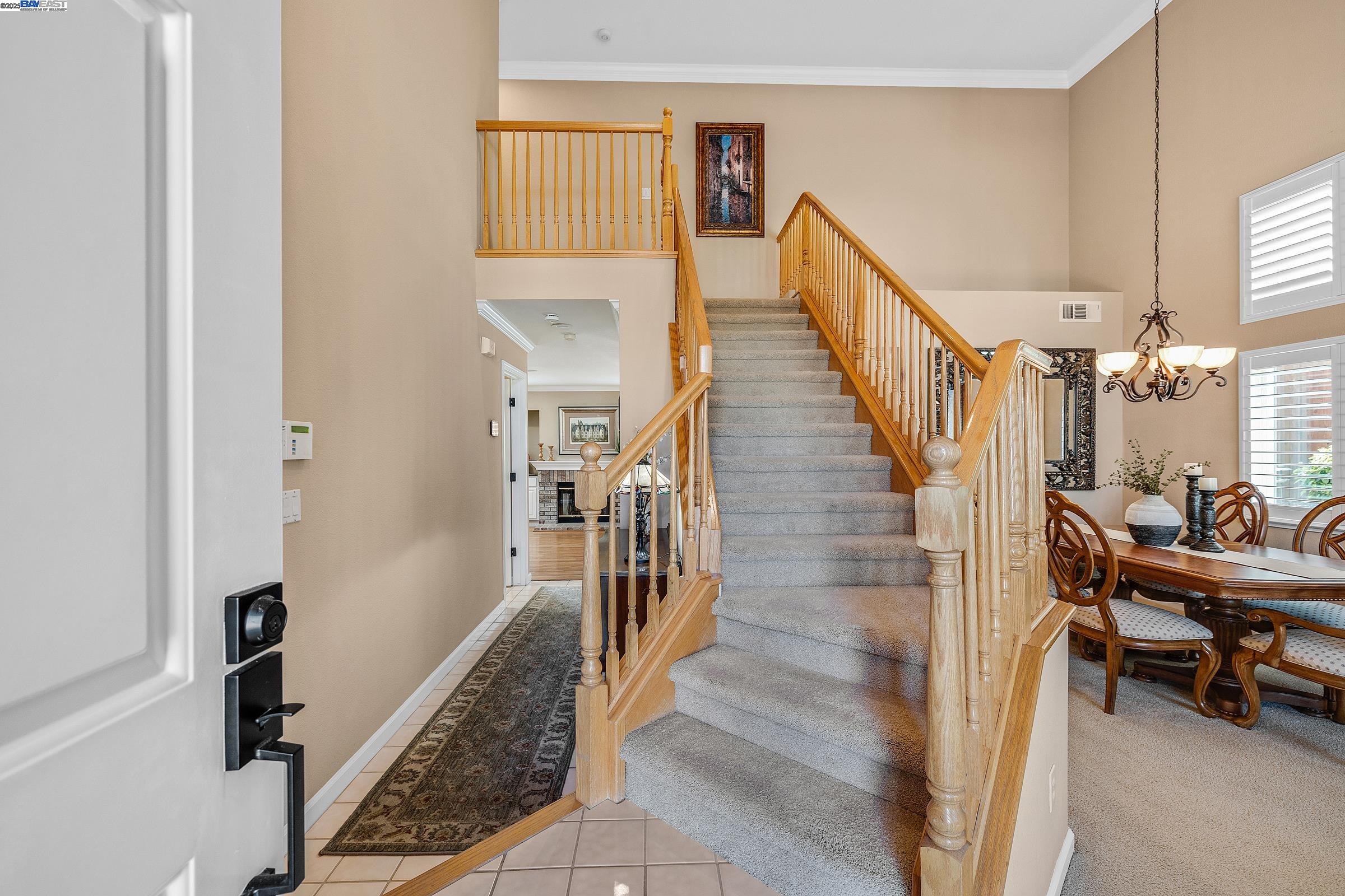 Detail Gallery Image 6 of 59 For 8026 Canyon Creek Cir, Pleasanton,  CA 94588 - 4 Beds | 2/1 Baths