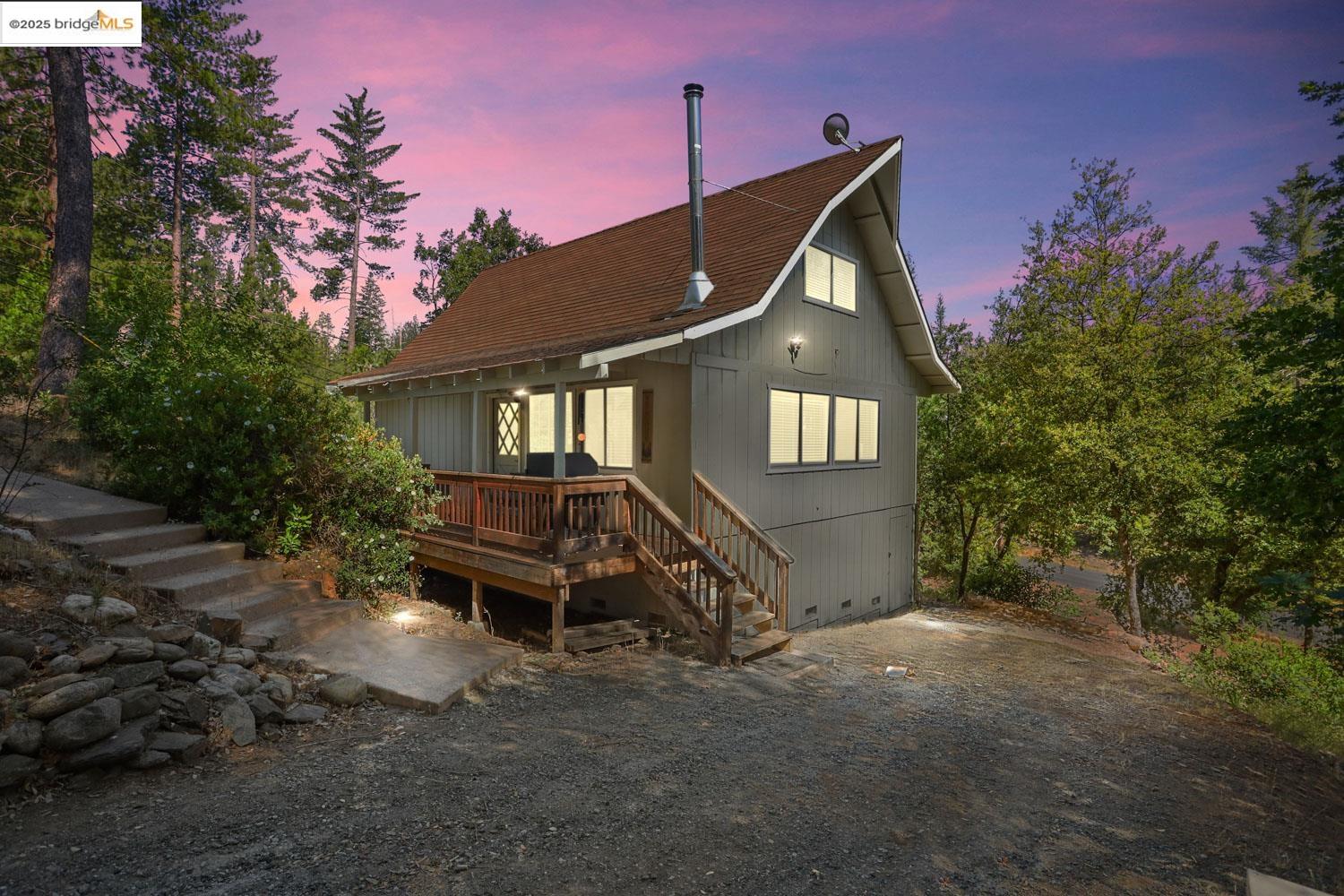 Detail Gallery Image 2 of 58 For 19725 Old Highway 120, Groveland,  CA 95321 - 4 Beds | 2 Baths