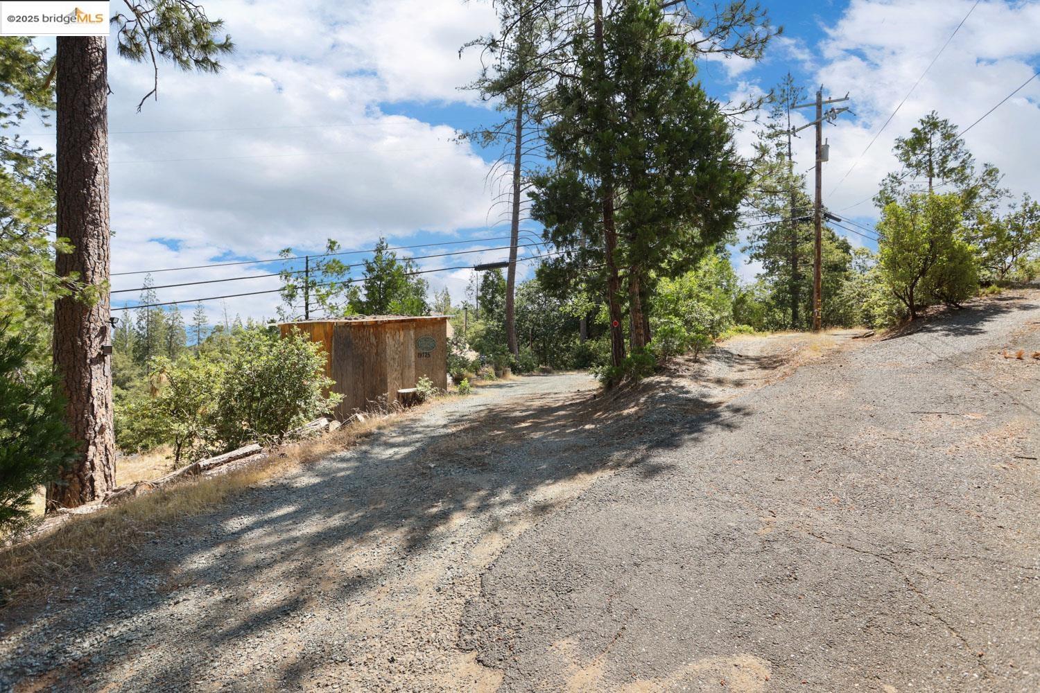 Detail Gallery Image 3 of 58 For 19725 Old Highway 120, Groveland,  CA 95321 - 4 Beds | 2 Baths