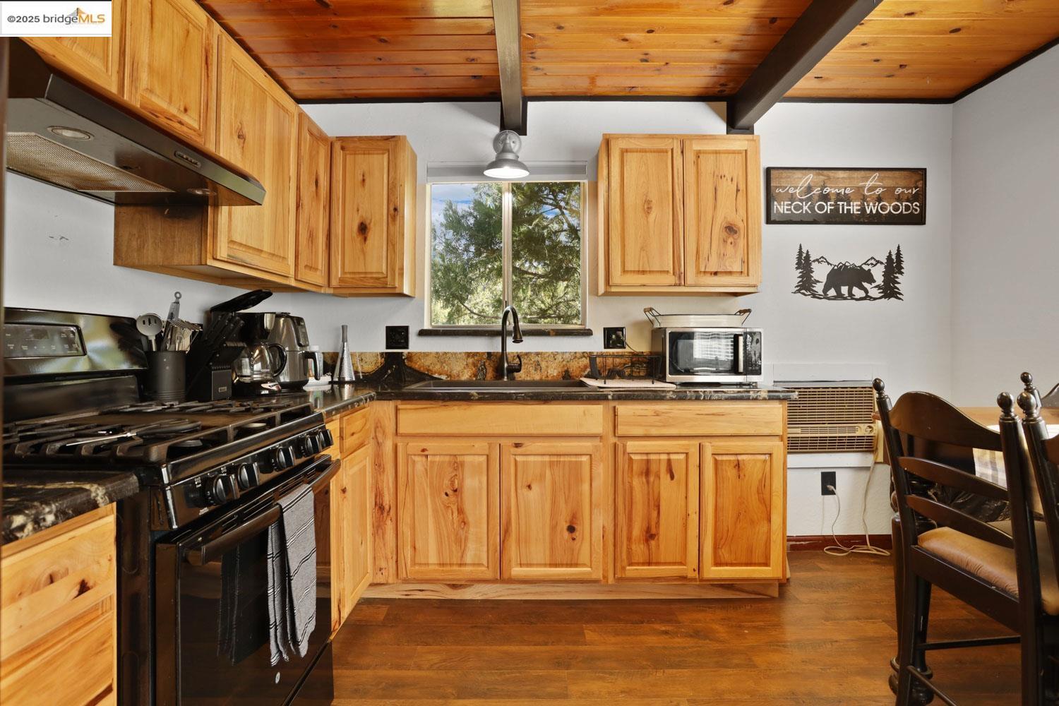 Detail Gallery Image 30 of 58 For 19725 Old Highway 120, Groveland,  CA 95321 - 4 Beds | 2 Baths