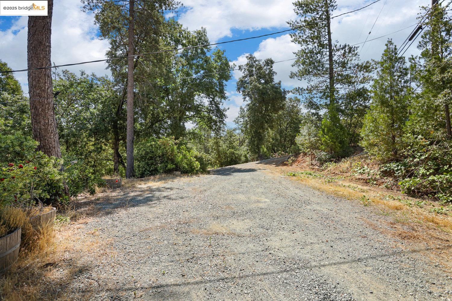 Detail Gallery Image 5 of 58 For 19725 Old Highway 120, Groveland,  CA 95321 - 4 Beds | 2 Baths