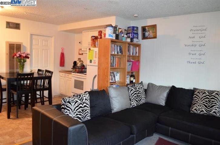 Detail Gallery Image 5 of 16 For 487 Hearn Ave, Santa Rosa,  CA 95407 - – Beds | – Baths