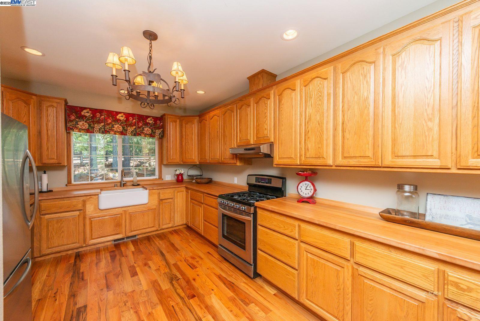 Detail Gallery Image 15 of 50 For 100&50 Eleanore Ln, Trinity Center,  CA 96091 - 4 Beds | 3/2 Baths