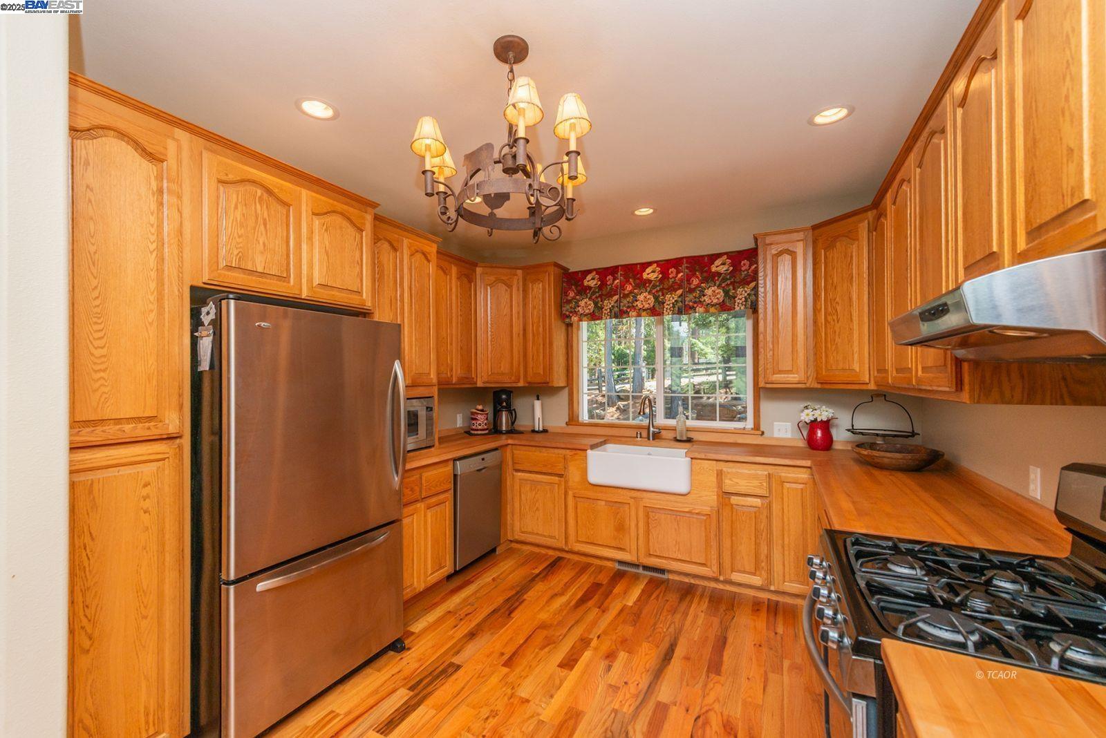 Detail Gallery Image 16 of 50 For 100&50 Eleanore Ln, Trinity Center,  CA 96091 - 4 Beds | 3/2 Baths