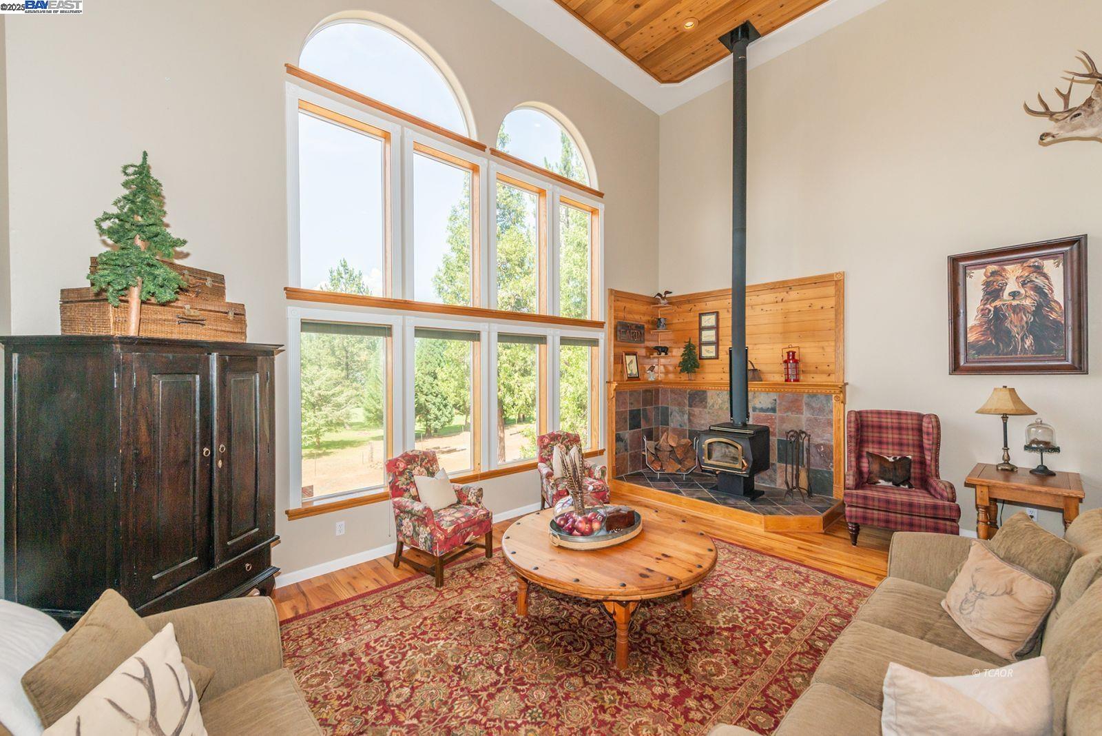 Detail Gallery Image 4 of 50 For 100&50 Eleanore Ln, Trinity Center,  CA 96091 - 4 Beds | 3/2 Baths