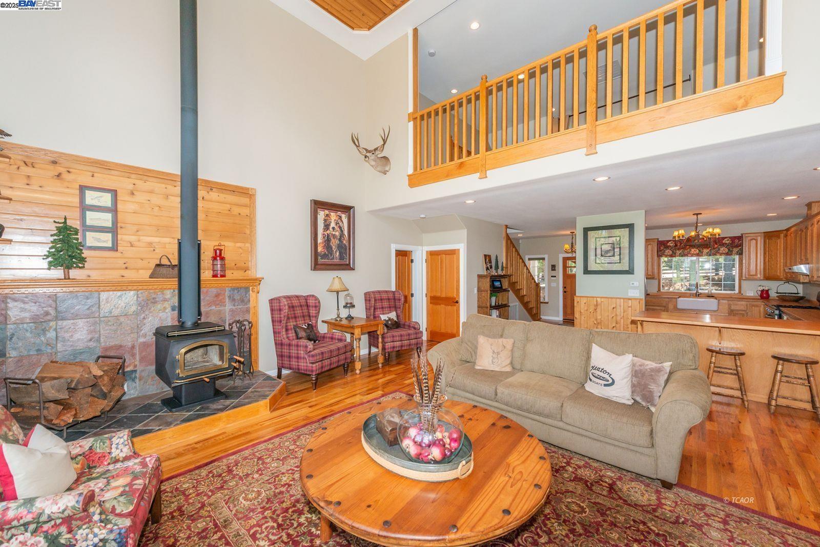 Detail Gallery Image 8 of 50 For 100&50 Eleanore Ln, Trinity Center,  CA 96091 - 4 Beds | 3/2 Baths