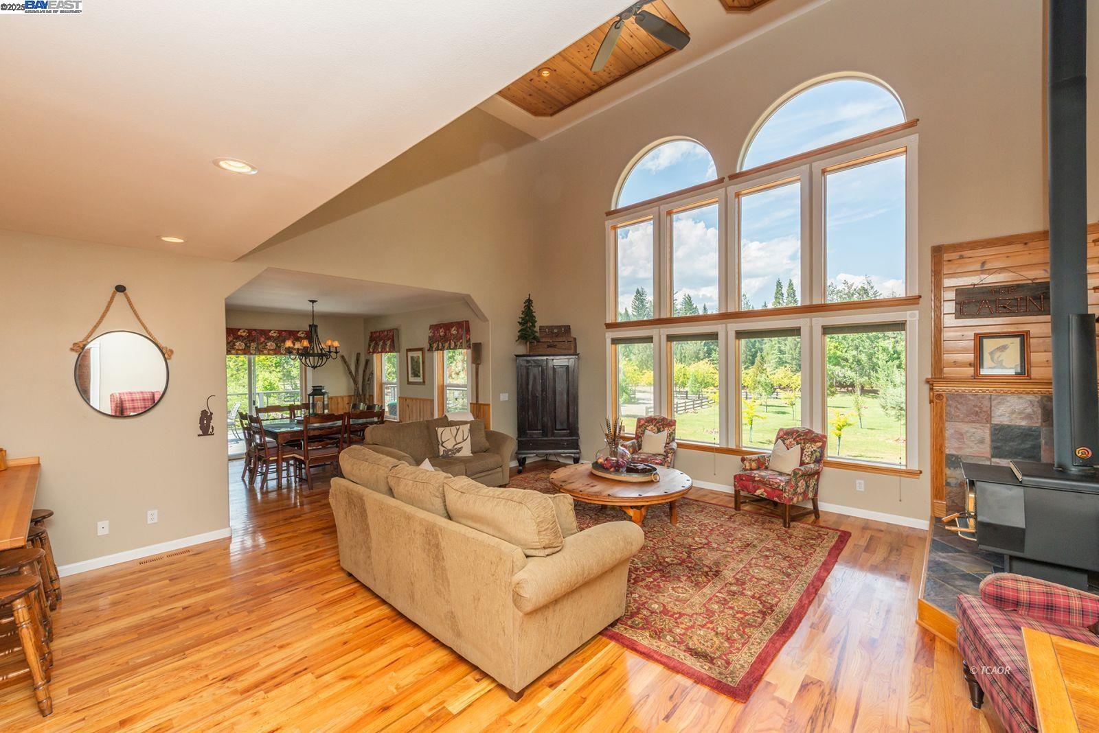 Detail Gallery Image 9 of 50 For 100&50 Eleanore Ln, Trinity Center,  CA 96091 - 4 Beds | 3/2 Baths