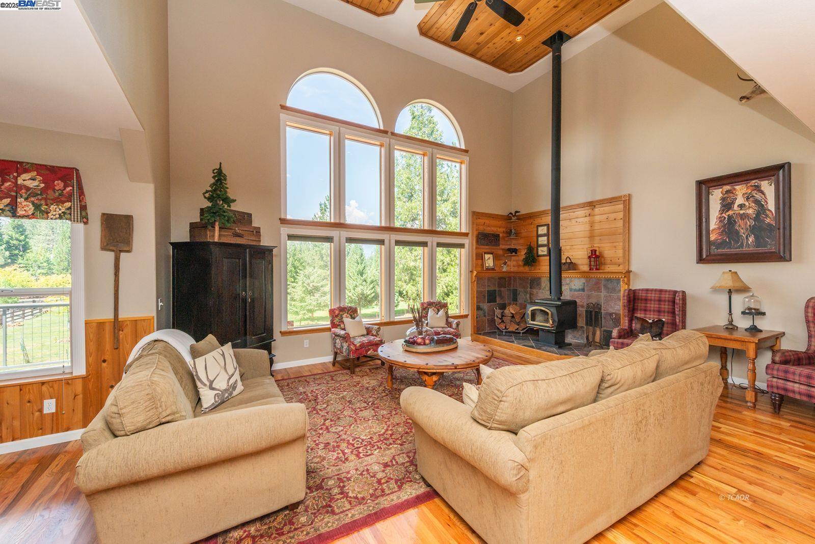 Detail Gallery Image 10 of 50 For 100&50 Eleanore Ln, Trinity Center,  CA 96091 - 4 Beds | 3/2 Baths