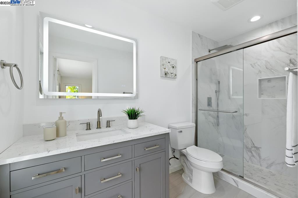 Detail Gallery Image 17 of 20 For 357 Centre Ct, Alameda,  CA 94502 - 3 Beds | 2/1 Baths