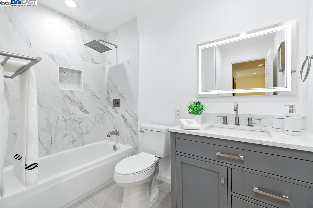 Detail Gallery Image 18 of 20 For 357 Centre Ct, Alameda,  CA 94502 - 3 Beds | 2/1 Baths