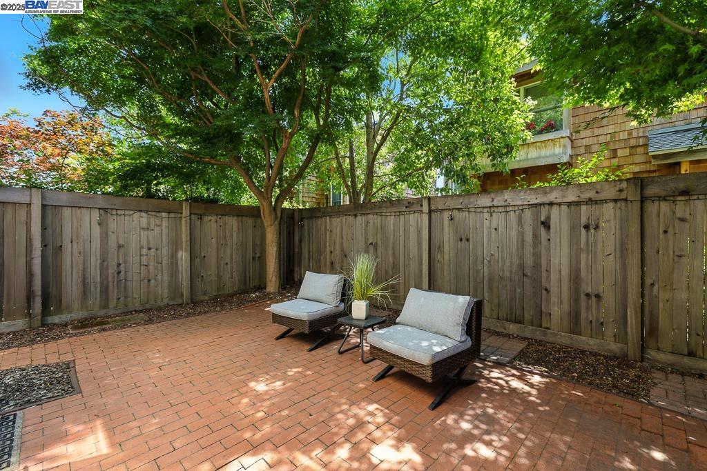 Detail Gallery Image 19 of 20 For 357 Centre Ct, Alameda,  CA 94502 - 3 Beds | 2/1 Baths