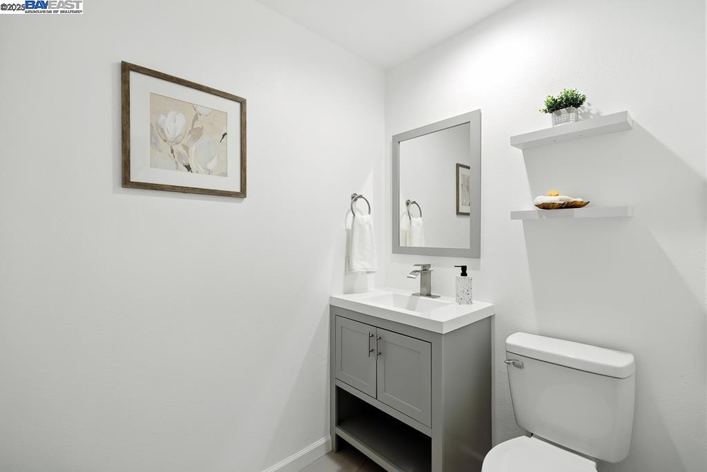 Detail Gallery Image 9 of 20 For 357 Centre Ct, Alameda,  CA 94502 - 3 Beds | 2/1 Baths
