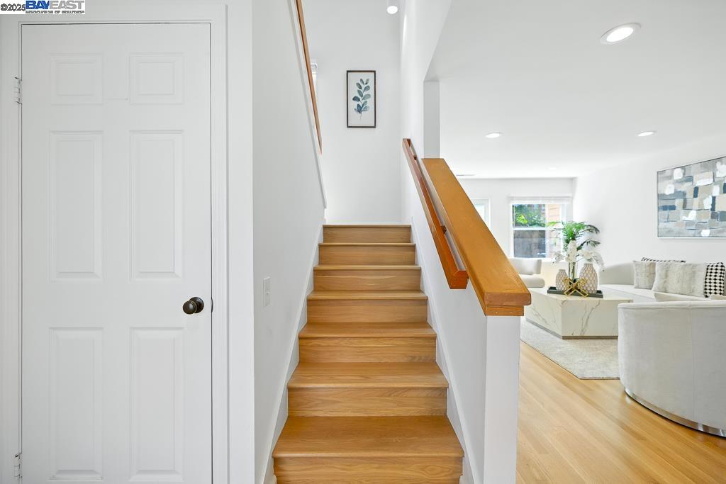 Detail Gallery Image 10 of 20 For 357 Centre Ct, Alameda,  CA 94502 - 3 Beds | 2/1 Baths
