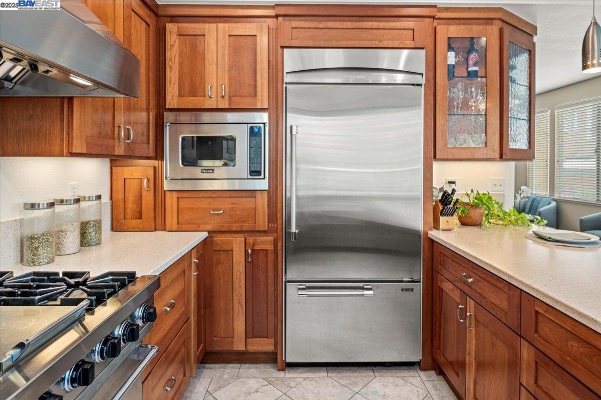 Detail Gallery Image 12 of 53 For 23110 Canyon Terrace Dr, Castro Valley,  CA 94552 - 3 Beds | 2/1 Baths